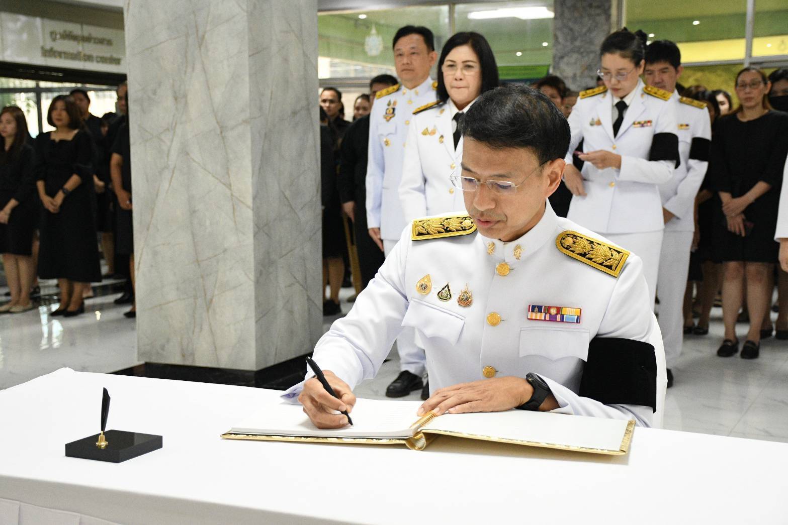 อพร.อดิทัตฯ เป็นประธานในพิธีถวายความอาลัยสมเด็จพระนางเจ้าสิริกิติ์ พระบรมราชินีนาถ พระบรมราชชนนีพันปีหลวง