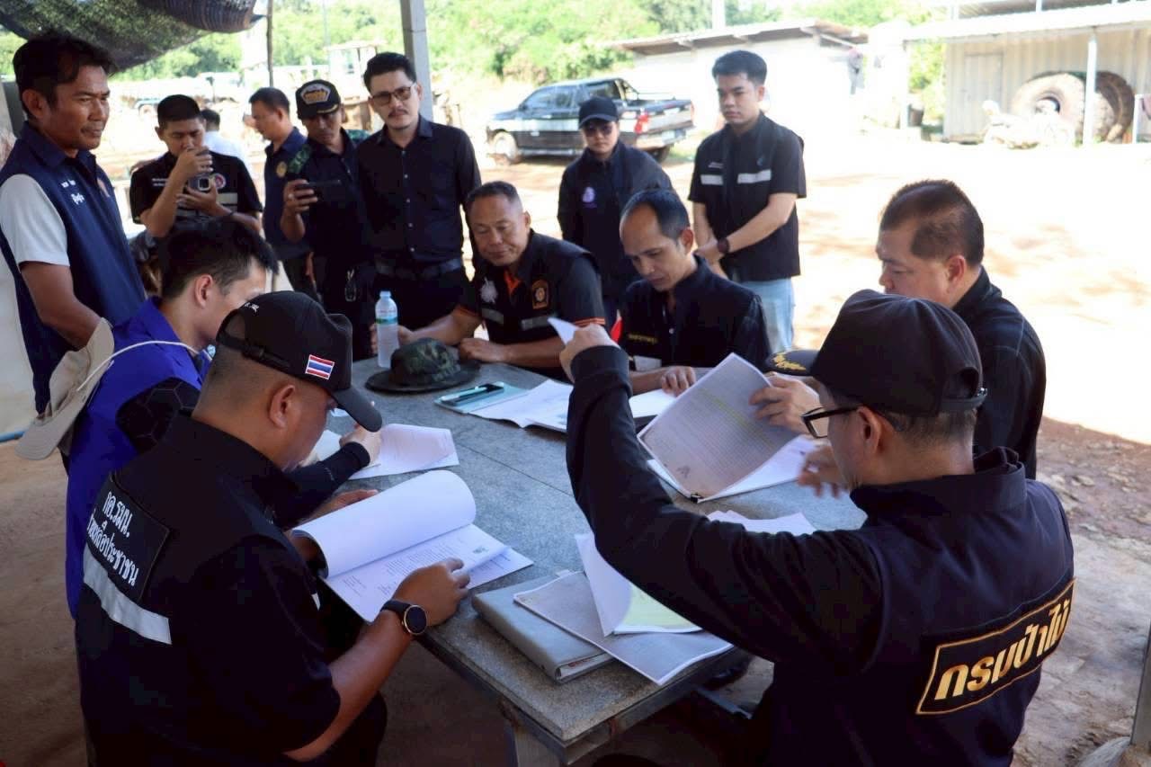 สรข.5 พิษณุโลก ร่วมตรวจสอบข้อเท็จจริงกรณีร้องเรียนการบุกรุกทำลายป่าและขุดหิน ในพื้นที่ ต.เขาทราย อ.ทับคล้อ จ.พิจิตร