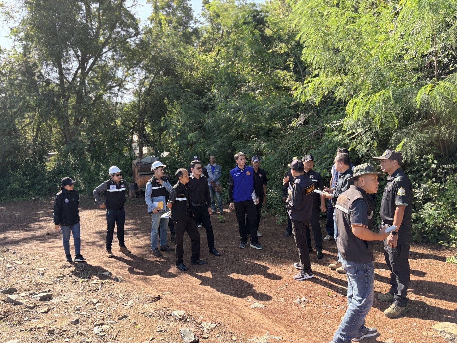 สรข.5 พิษณุโลก ร่วมตรวจสอบข้อเท็จจริงกรณีร้องเรียนการบุกรุกทำลายป่าและขุดหิน ในพื้นที่ ต.เขาทราย อ.ทับคล้อ จ.พิจิตร