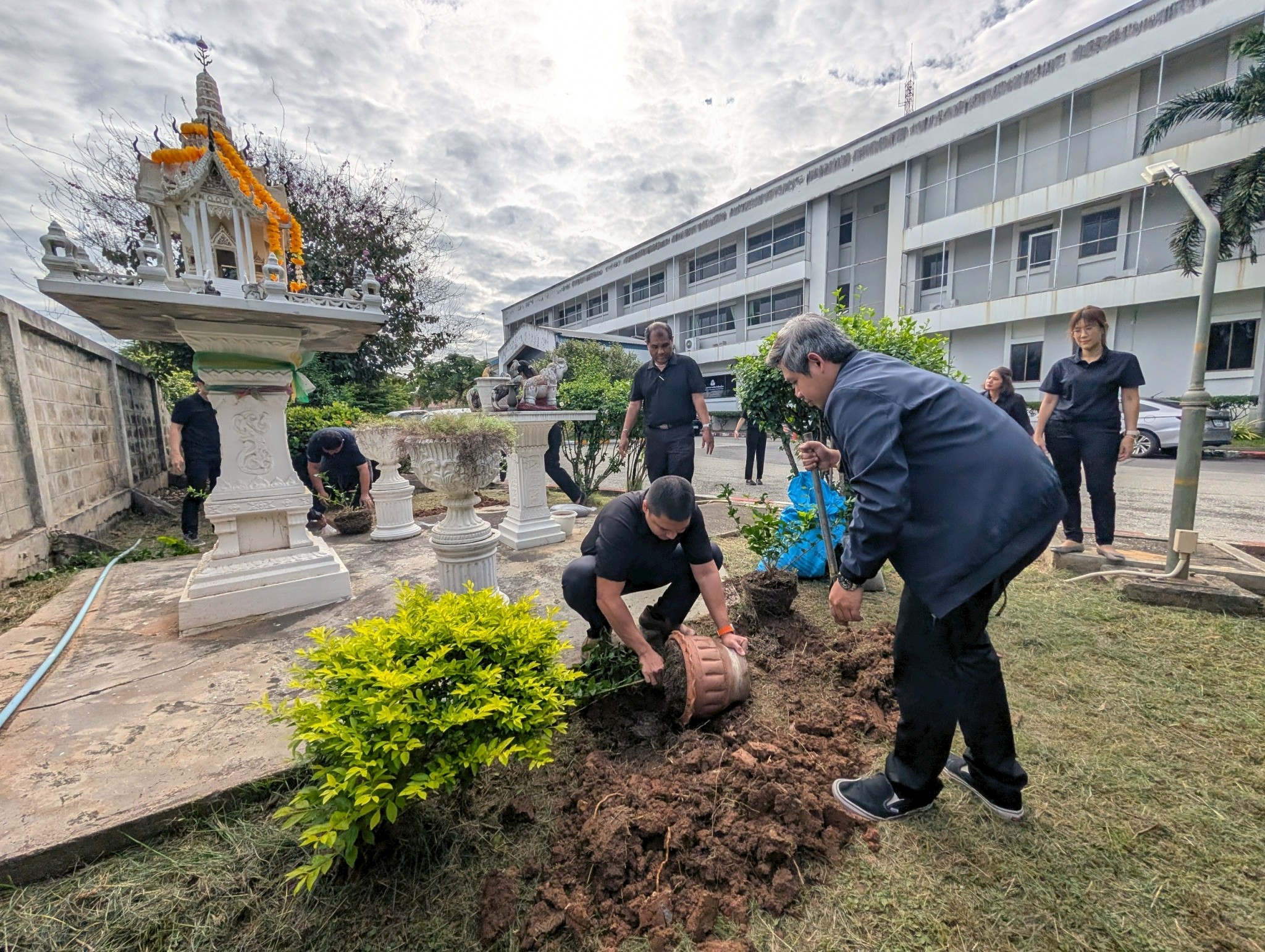 สรข.5 พิษณุโลก ร่วมจัดกิจกรรมวันรักต้นไม้ประจำปีของชาติ พ.ศ. 2568