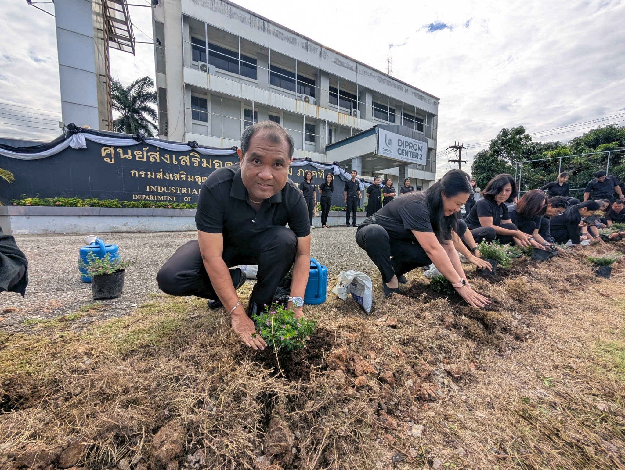 สรข.5 พิษณุโลก ร่วมจัดกิจกรรมวันรักต้นไม้ประจำปีของชาติ พ.ศ. 2568