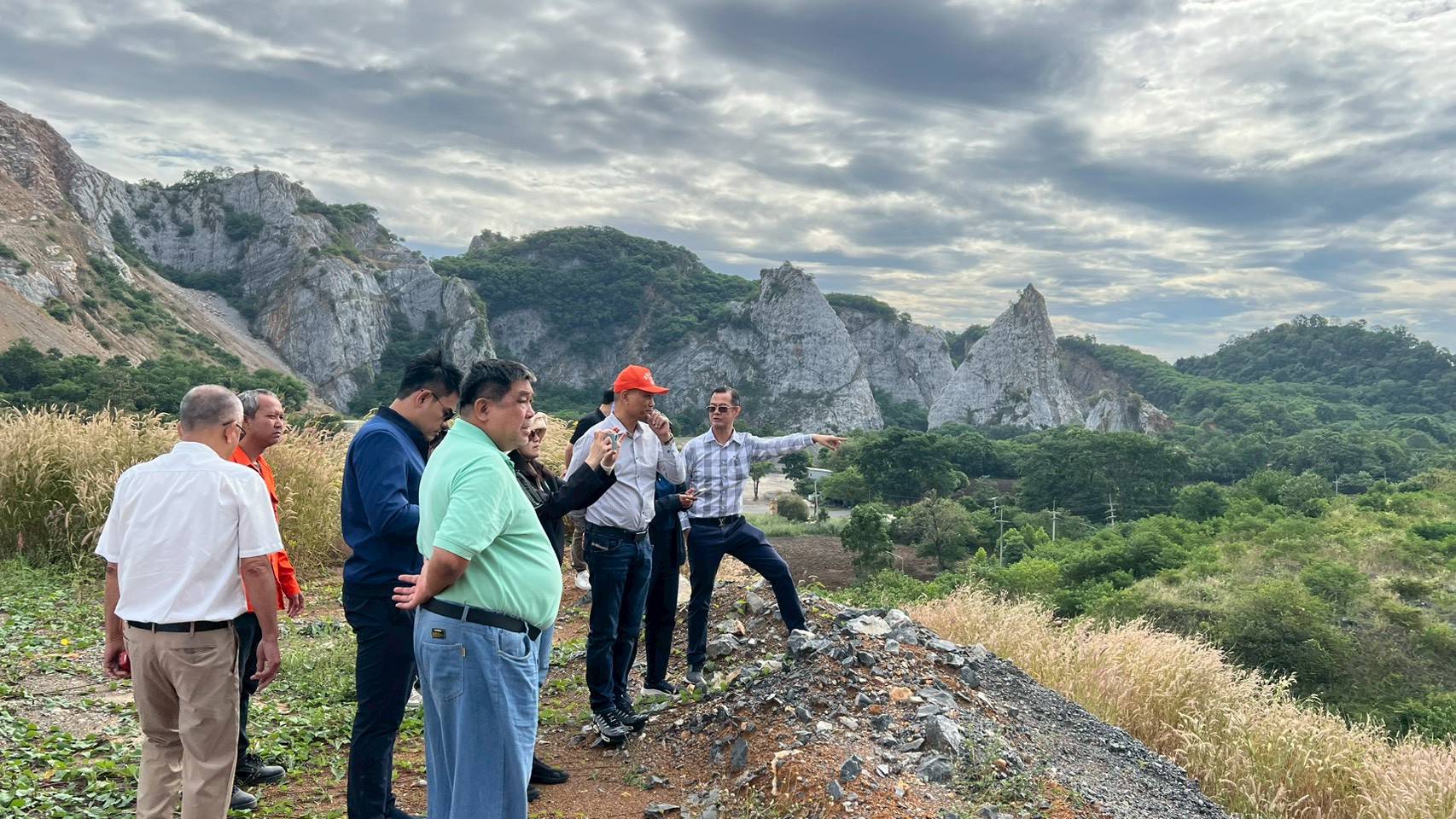 กบส. กบอ. และ สรข.6 เข้าตรวจสอบสภาพพื้นที่โครงการทำเหมืองแร่ของ หจก. อุดมศิลา จ.สระบุรี