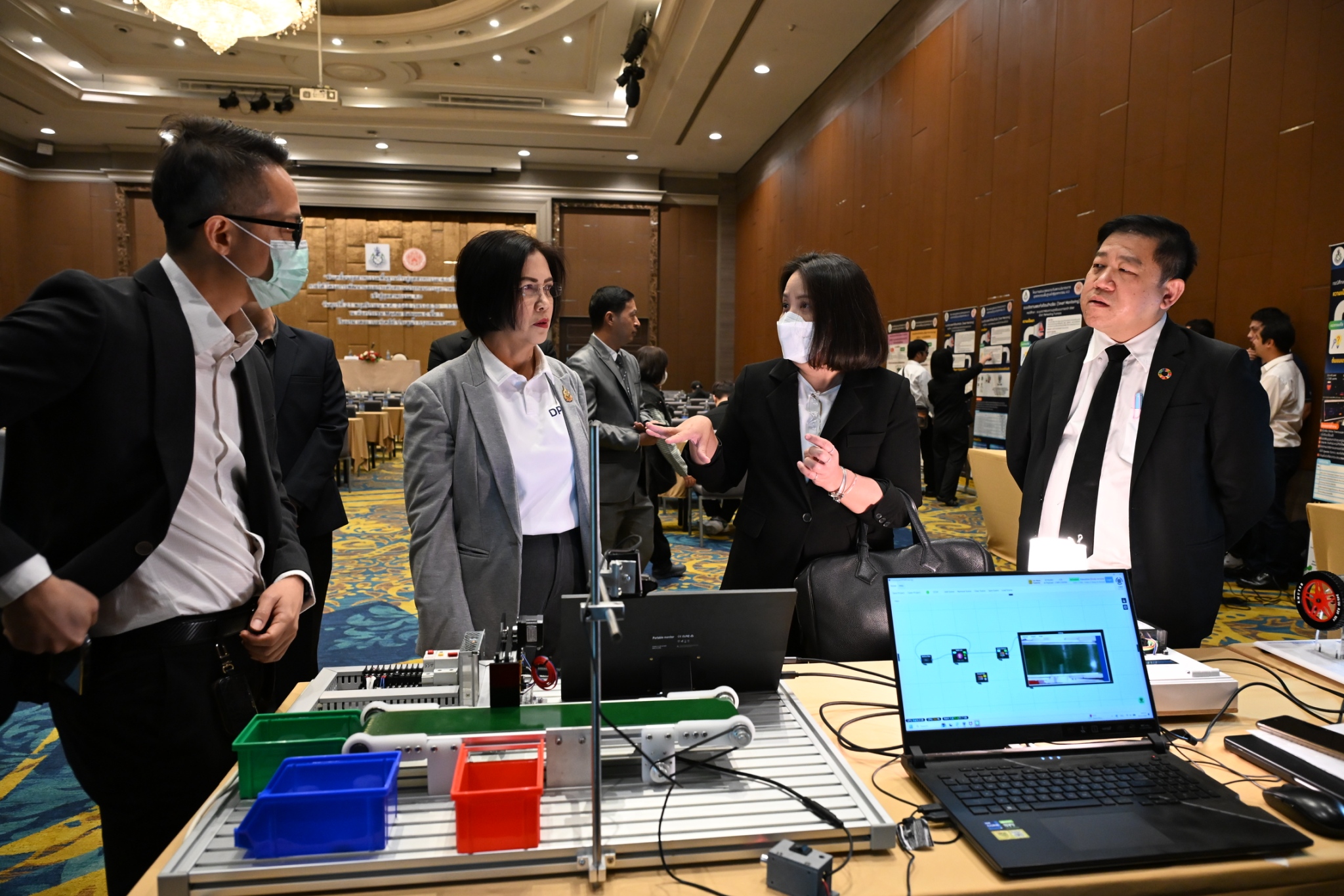 รพร.อารยาฯ เป็นประธานกล่าวเปิดการสัมมนา เรื่อง ขับเคลื่อนอุตสาหกรรมพื้นฐานก้าวสู่อุตสาหกรรม 4.0 ปีที่ 4