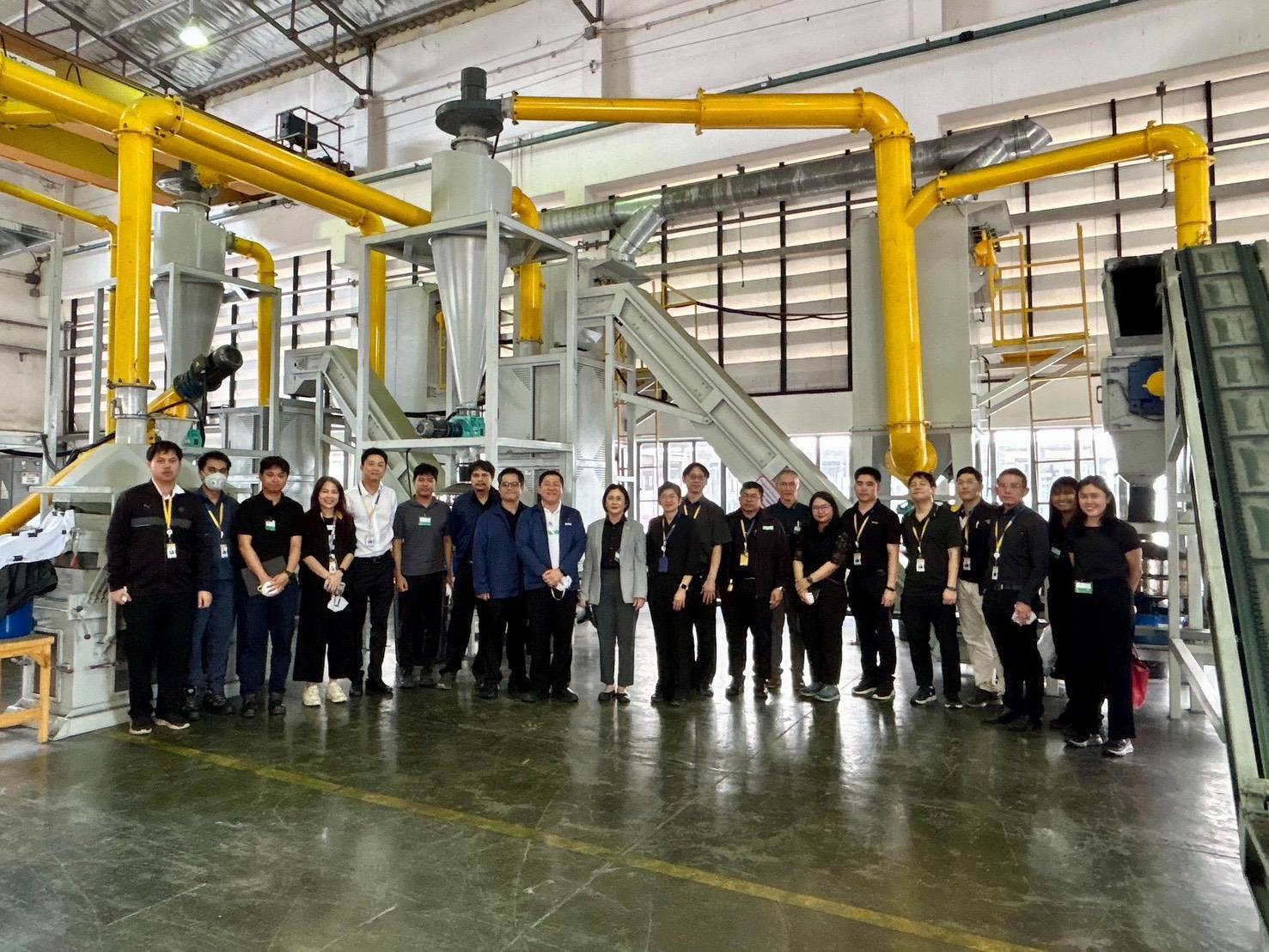 รพร.อารยา เข้าเยี่ยมชมโครงการวิจัยระบบการแยกแบล็คแมสจากแบตเตอรี่ยานยนต์ไฟฟ้าและแบตเตอรี่อุปกรณ์ไฟฟ้าแบบขยายขนาด ณ โรงไฟฟ้าวังน้อย