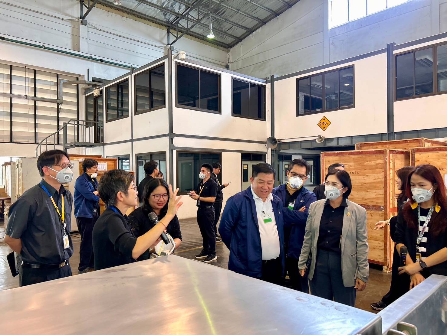 รพร.อารยา เข้าเยี่ยมชมโครงการวิจัยระบบการแยกแบล็คแมสจากแบตเตอรี่ยานยนต์ไฟฟ้าและแบตเตอรี่อุปกรณ์ไฟฟ้าแบบขยายขนาด ณ โรงไฟฟ้าวังน้อย