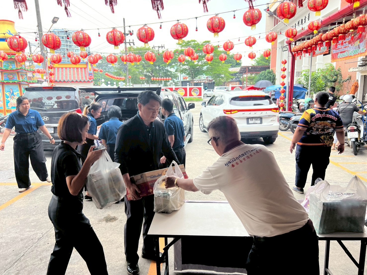 ผอ.สรข.4 ภูเก็ต นำทีมเจ้าหน้าที่ร่วมบริจาคสิ่งของช่วยเหลือผู้ประสบอุทกภัยในพื้นที่ อ.หาดใหญ่ จ.สงขลา และพื้นที่ใกล้เคียง