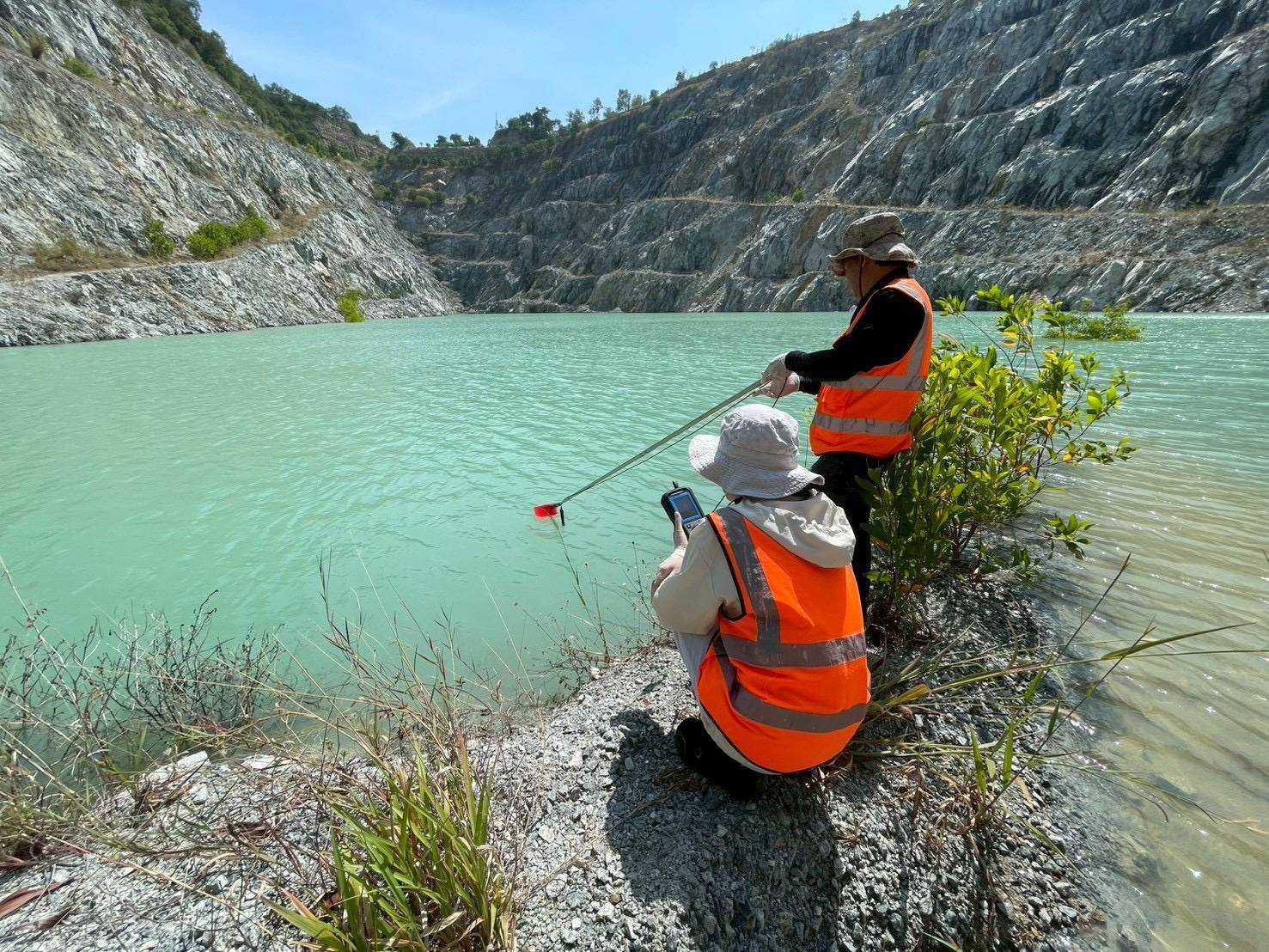 เจ้าหน้าที่ กว. และ สรข.8 ชลบุรี ลงพื้นที่สำรวจขุมเหมืองเก่าใน อ.เมือง อ.บ้านบึง จ.ชลบุรี และ อ.แกลง จ.ระยอง