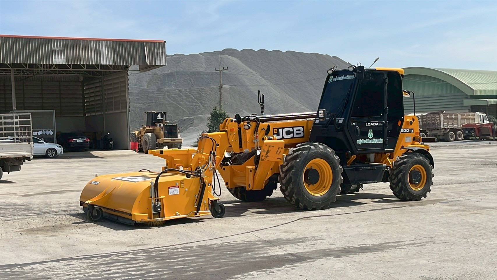 ผอ.สรข.7 ราชบุรี พร้อมด้วยเจ้าหน้าที่ ลงพื้นที่กลุ่มเหมือง ต.จรเข้สามพัน เพื่อติดตามตรวจสอบการแก้ไขปัญหาเรื่องฝุ่นละออง