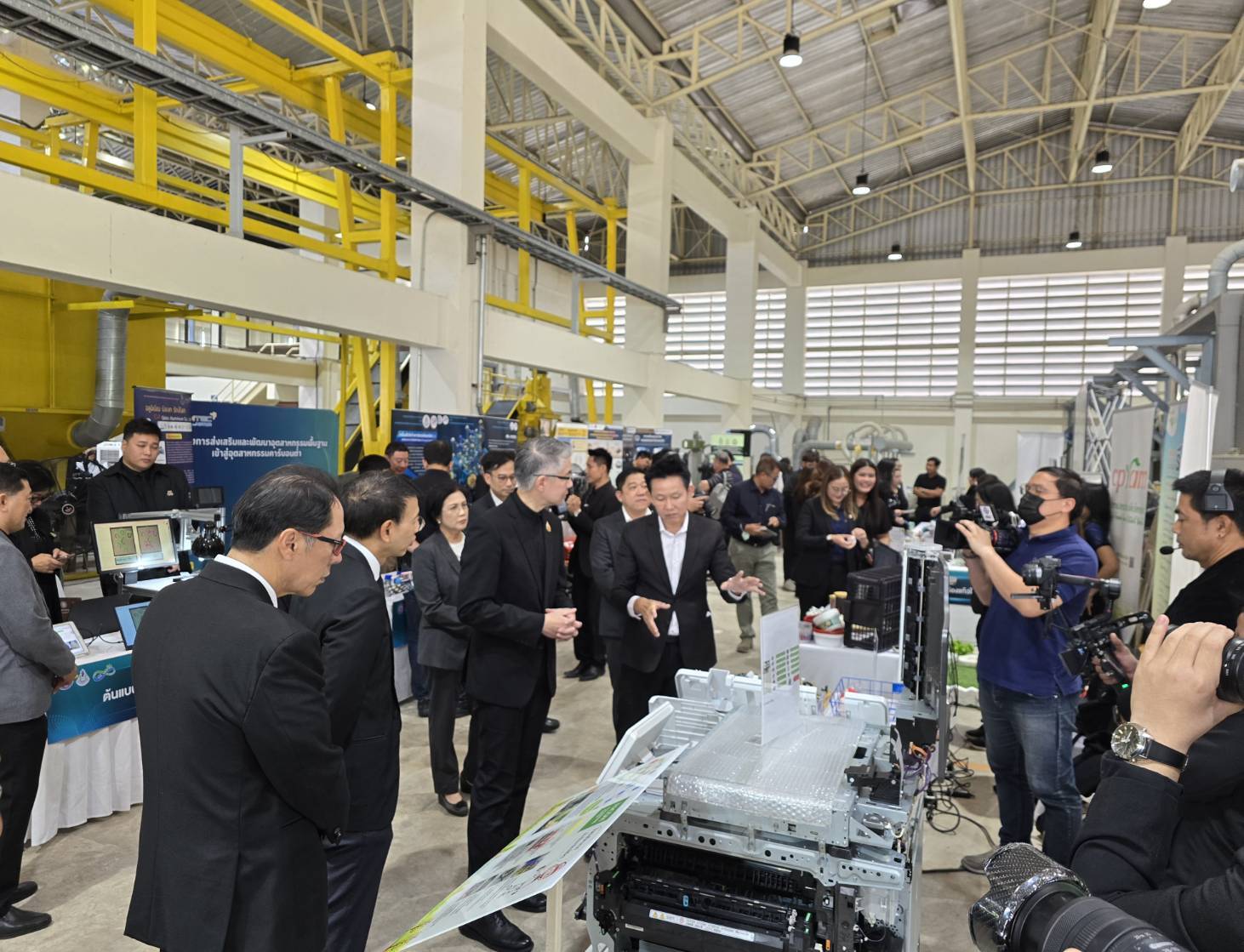 ปกอ.ณัฐพลฯ เป็นประธานเปิดงานสัมมนาวิชาการ Innovation in Raw Materials Conference 2025 : Unlocking Circular Economy Pathway ปลดล็อกเส้นทางสู่เศรษฐกิจหมุนเวียน