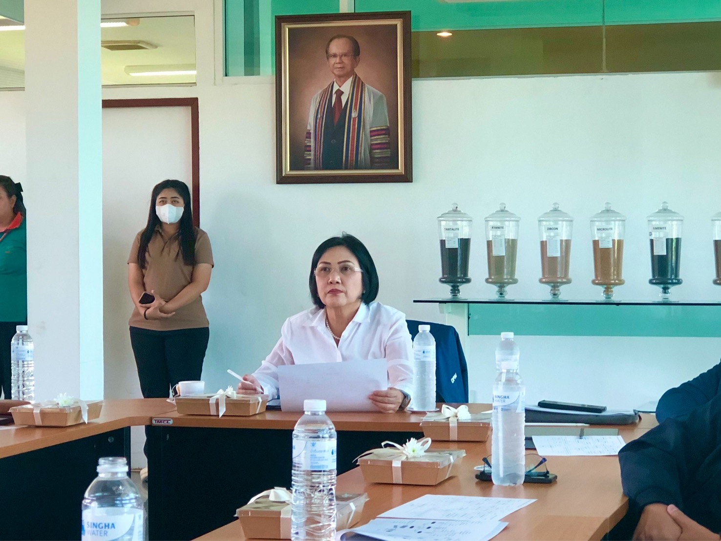 รพร.อารยา เข้าศึกษาดูงานการแต่งแร่ชายหาด และการแต่งแร่หายาก ณ โรงแต่งแร่ บริษัท สินแร่สาคร จำกัด