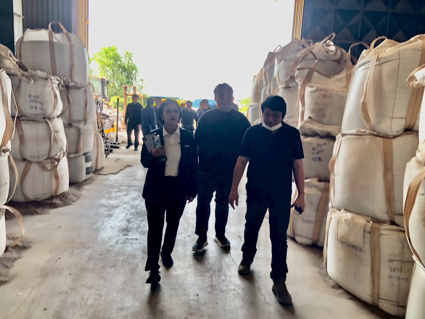 รพร.อารยา เข้าศึกษาดูงานการแต่งแร่ชายหาด และการแต่งแร่หายาก ณ โรงแต่งแร่ บริษัท ท่าจีน มิเนอร์รัล จำกัด จ.สมุทรสาคร