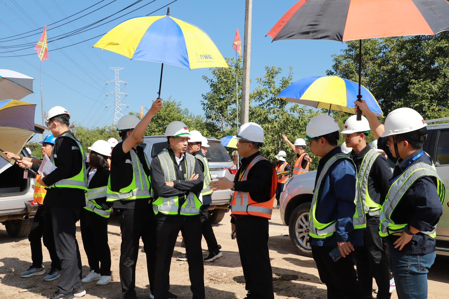 อพร.อดิทัต ลงพื้นที่ติดตามความคืบหน้ากรณีดินสไลด์ในพื้นที่ทิ้งดินและพื้นที่เก็บมูลดินทรายของ กฟผ. (เหมืองแม่เมาะ)