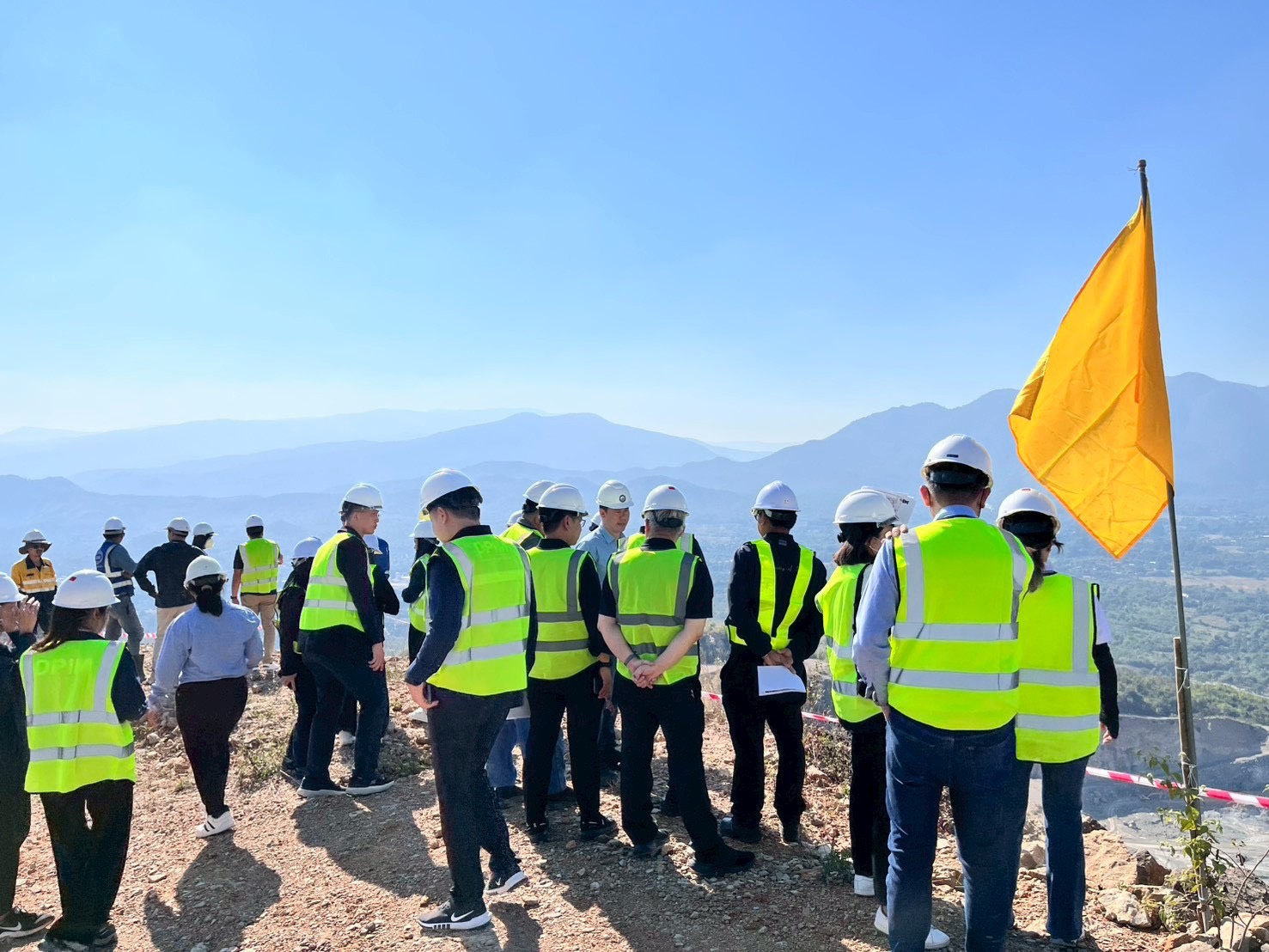 อพร.อดิทัต ลงพื้นที่สถานประกอบการหมู่เหมืองหินดอยไก่เขี่ย พร้อมหารือแนวทางการแก้ไขปัญหาหินฝุ่นของหมู่เหมืองหินดอยไก่เขี่ย จ.เชียงใหม่