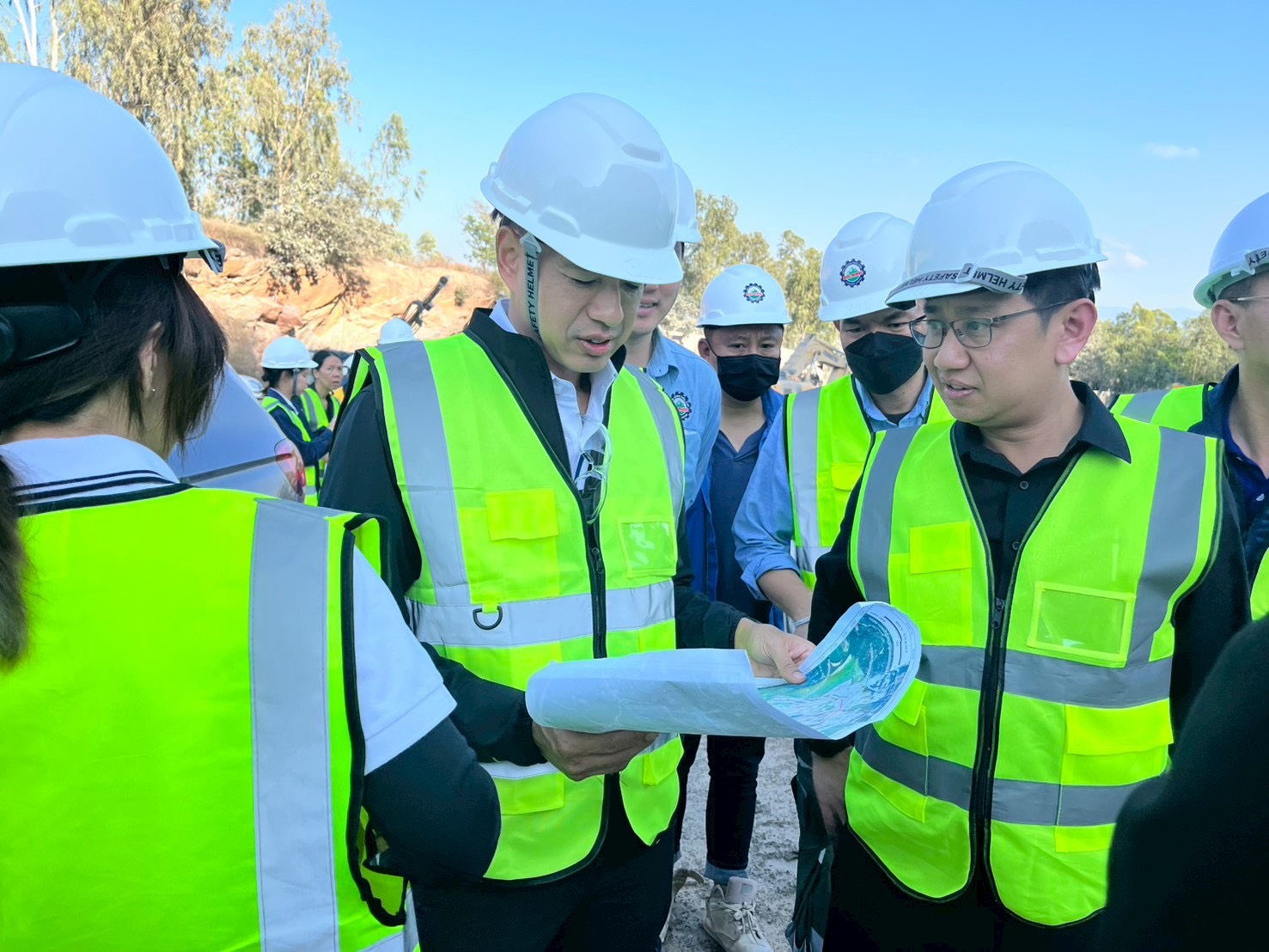 อพร.อดิทัต ลงพื้นที่สถานประกอบการหมู่เหมืองหินดอยไก่เขี่ย พร้อมหารือแนวทางการแก้ไขปัญหาหินฝุ่นของหมู่เหมืองหินดอยไก่เขี่ย จ.เชียงใหม่