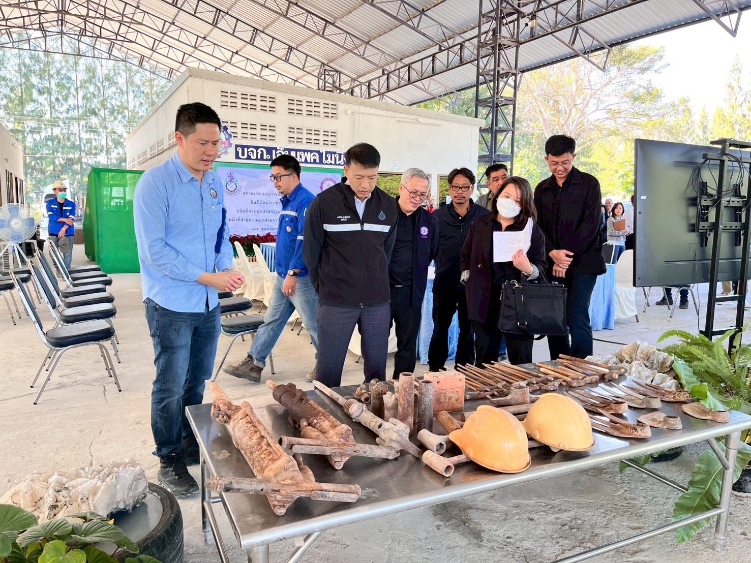 อพร.อดิทัต ลงพื้นที่สถานประกอบการหมู่เหมืองหินดอยไก่เขี่ย พร้อมหารือแนวทางการแก้ไขปัญหาหินฝุ่นของหมู่เหมืองหินดอยไก่เขี่ย จ.เชียงใหม่