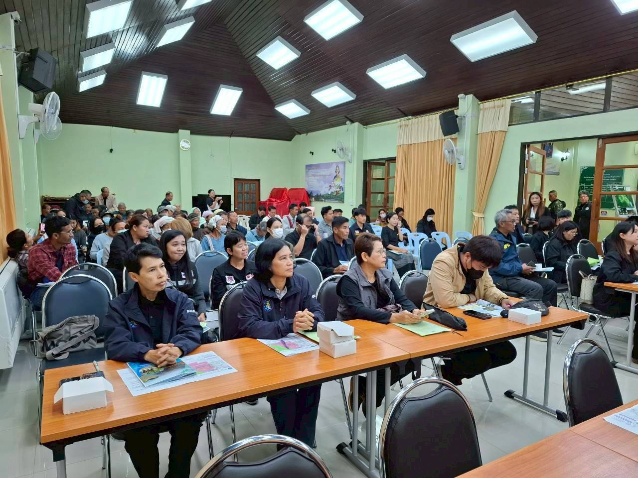 ผอ.สรข.5 ร่วมประชุมรับฟังความคิดเห็นของประชาชน ครั้งที่ 2 โครงการศึกษาความเหมาะสมเเละผลกระทบสิ่งเเวดล้อมเบื้องต้น อ่างเก็บน้ำห้วยเเม่ตาวขนาดกลาง จ.ตาก