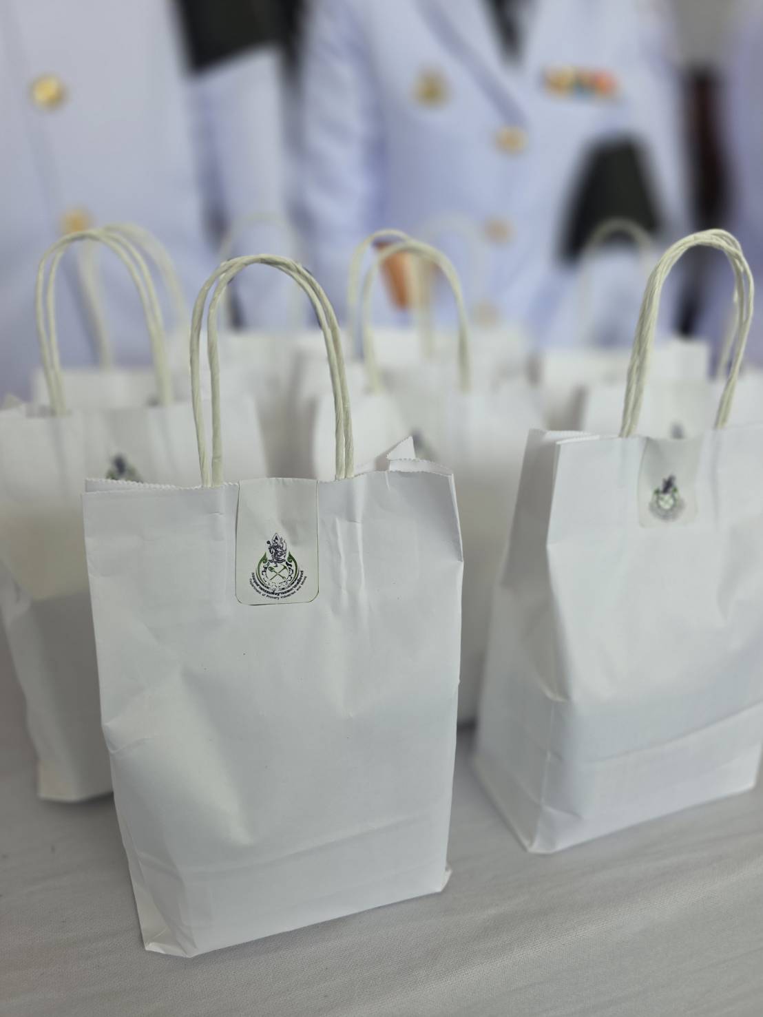 สรข.7 ราชบุรี ร่วมพิธีพระสงฆ์เจริญพระพุทธมนต์ และทำบุญตักบาตร เนื่องในวันคล้ายวันพระบรมราชสมภพพระบาทสมเด็จพระบรมชนกาธิเบศร มหาภูมิพลอดุลยเดชมหาราช บรมนาถบพิตร วันชาติ และวันพ่อแห่งชาติ 5 ธันวาคม 2568