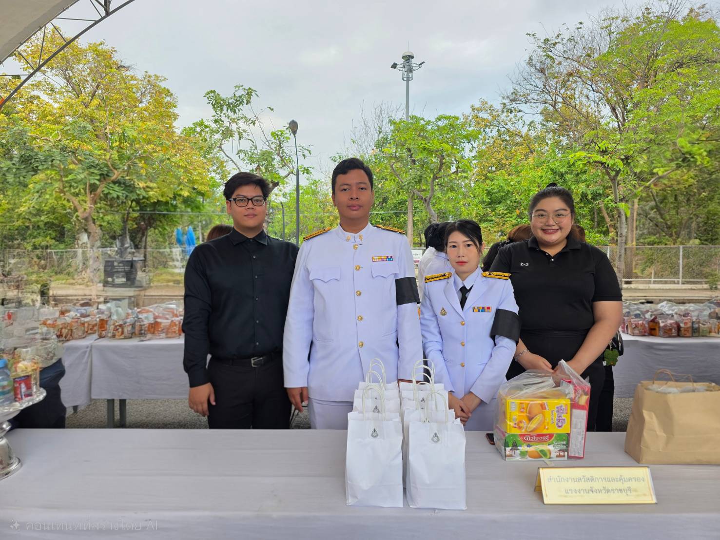 สรข.7 ราชบุรี ร่วมพิธีพระสงฆ์เจริญพระพุทธมนต์ และทำบุญตักบาตร เนื่องในวันคล้ายวันพระบรมราชสมภพพระบาทสมเด็จพระบรมชนกาธิเบศร มหาภูมิพลอดุลยเดชมหาราช บรมนาถบพิตร วันชาติ และวันพ่อแห่งชาติ 5 ธันวาคม 2568