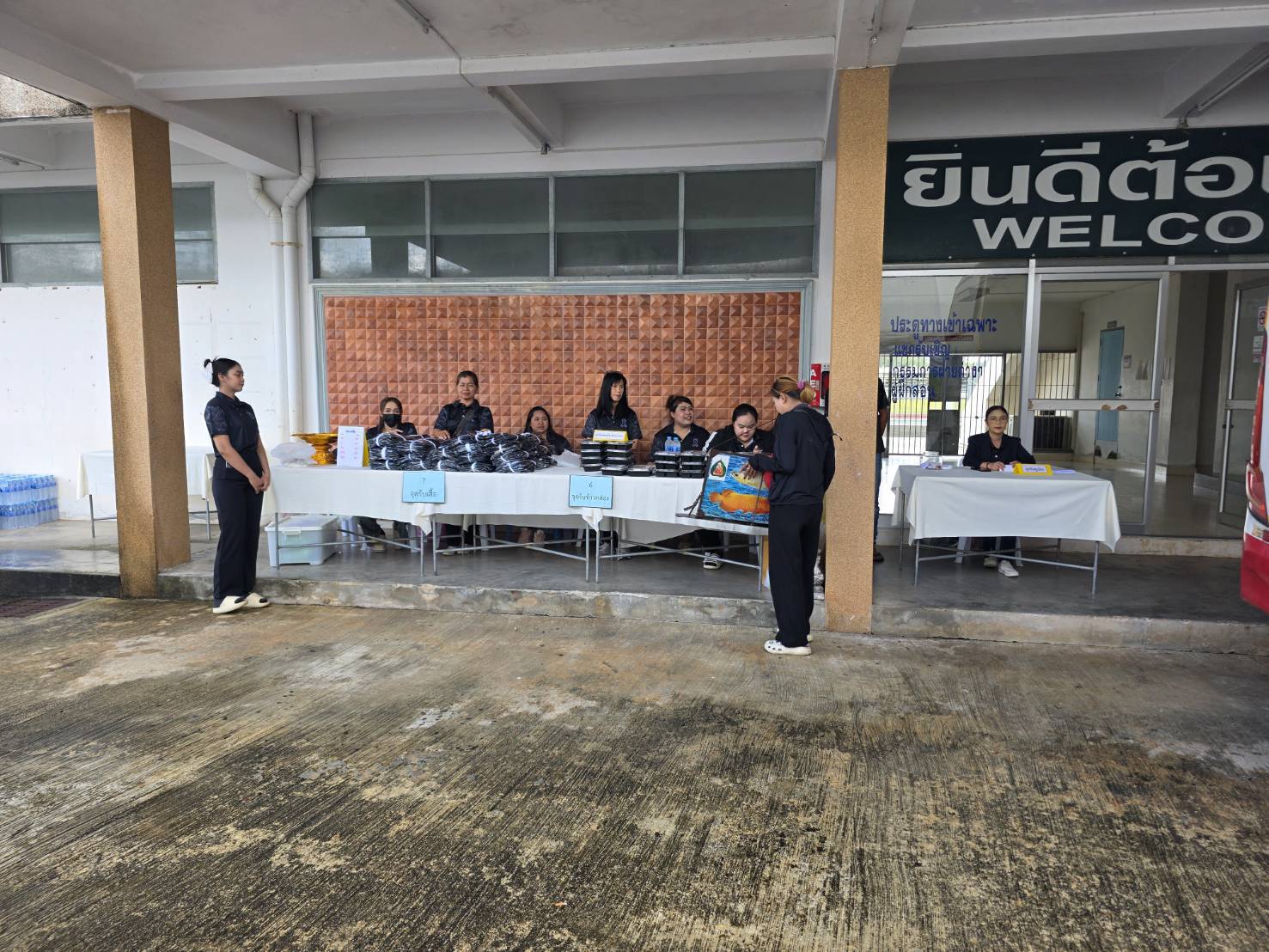 รพร.อารยา เป็นประธานกล่าวเปิดการสัมมนาถ่ายทอดองค์ความรู้ เรื่อง “เทคโนโลยีการผลิตทรายทดแทนจากหินฝุ่นแกรนิตระดับโรงงานต้นแบบ และการเพิ่มคุณภาพแร่เฟลด์สปาร์เกรดต่ำ