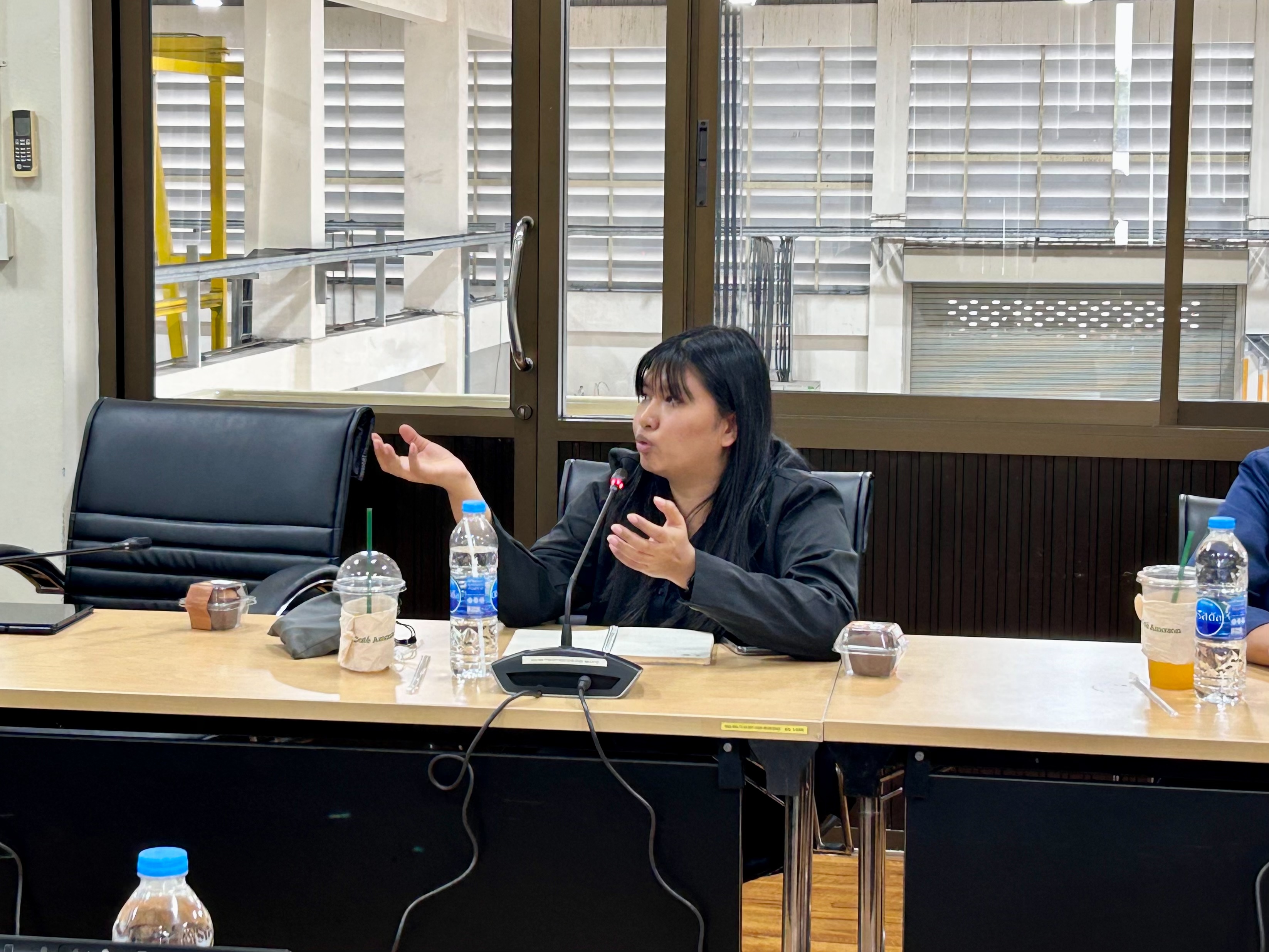 ผอ.กนอ. ให้การต้อนรับและประชุมหารือกับ Mr. Kenji Sugihara, CEO of Hybrid Conscious LLC and Advisor to e-Grid Inc., Mr. Yasuki Kawazawa, CEO of Naturenix Inc. และ Ms. Nakamoto Kazue เพื่อแลกเปลี่ยนข้อมูลและองค์ความรู้เกี่ยวกับเทคโนโลยีรีไซเคิล