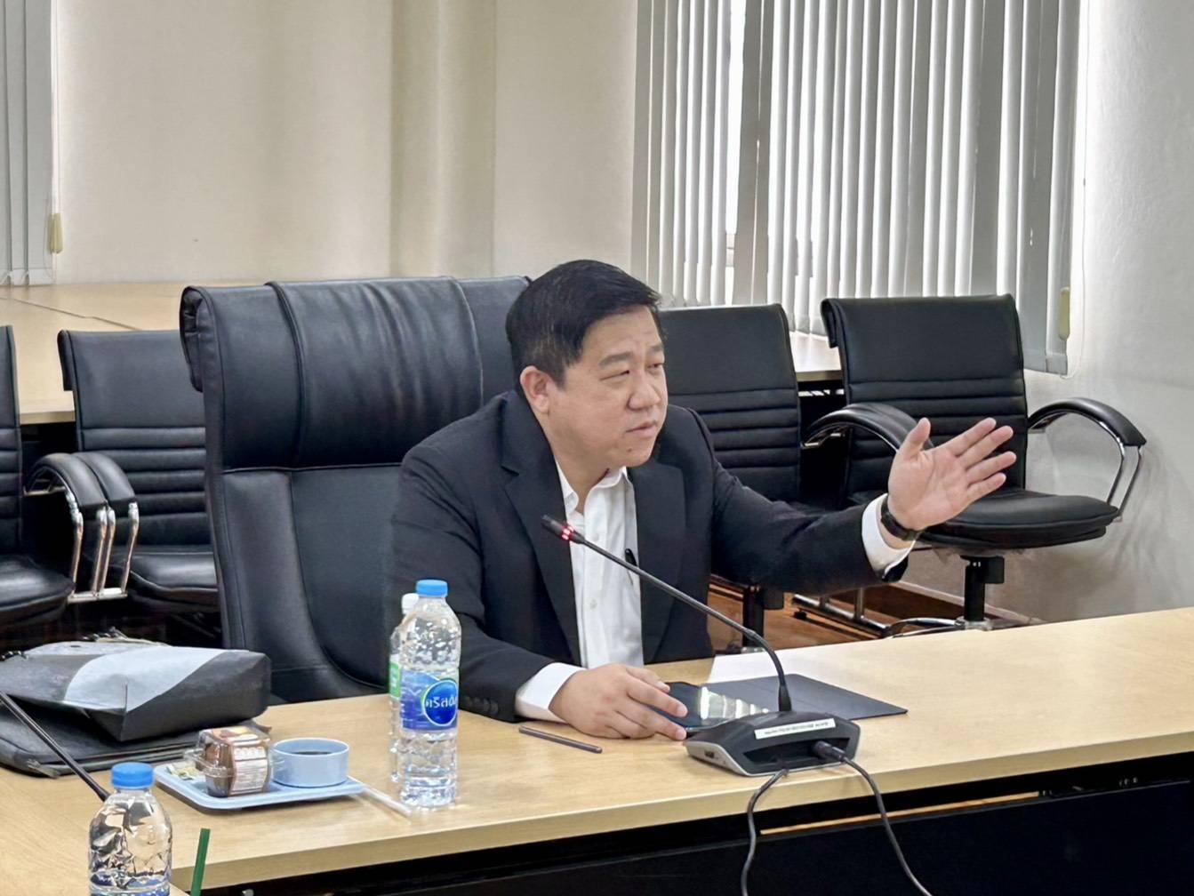 ผอ.กนอ. ให้การต้อนรับและประชุมหารือกับ Mr. Kenji Sugihara, CEO of Hybrid Conscious LLC and Advisor to e-Grid Inc., Mr. Yasuki Kawazawa, CEO of Naturenix Inc. และ Ms. Nakamoto Kazue เพื่อแลกเปลี่ยนข้อมูลและองค์ความรู้เกี่ยวกับเทคโนโลยีรีไซเคิล