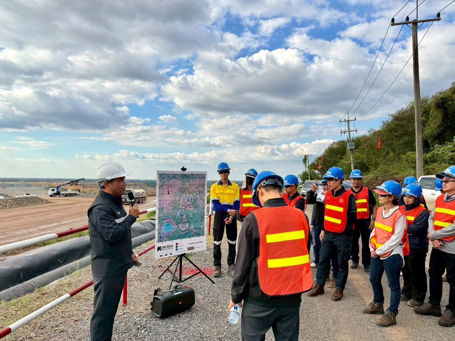 กพร. ร่วมตรวจสอบการประกอบกิจการเหมืองแร่และการประกอบโลหกรรมแร่ทองคำ ของบริษัท อัครา รีซอร์สเซส จำกัด (มหาชน)