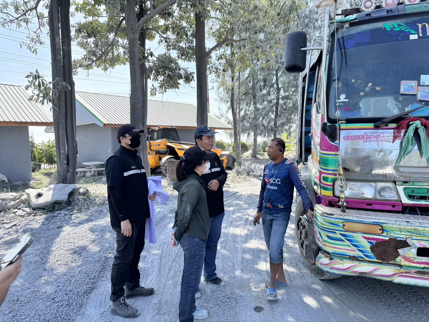 สรข.7 ลงพื้นที่ตรวจติดตามมาตรการการปิดคลุมรถบรรทุก ตามประกาศคณะทำงานเพื่อแก้ไขปัญหาเรื่องฝุ่นละอองบริเวณสามแยกบ่อพลอย ต.จรเข้สามพัน อ.อู่ทอง จ.สุพรรณบุรี