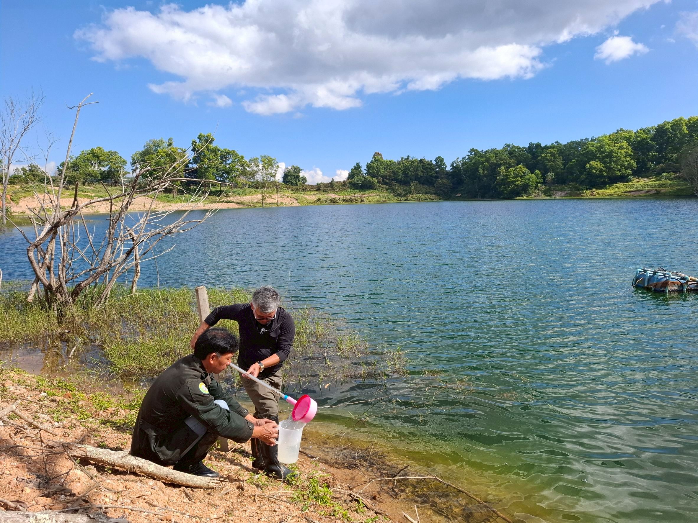 สรข.3 ลงพื้นที่สำรวจและตรวจติดตามคุณภาพน้ำทางกายภาพและเคมีของน้ำขุมเหมืองที่สิ้นอายุในเขตพื้นที่จังหวัดเชียงใหม่ จำนวน 13 แห่ง