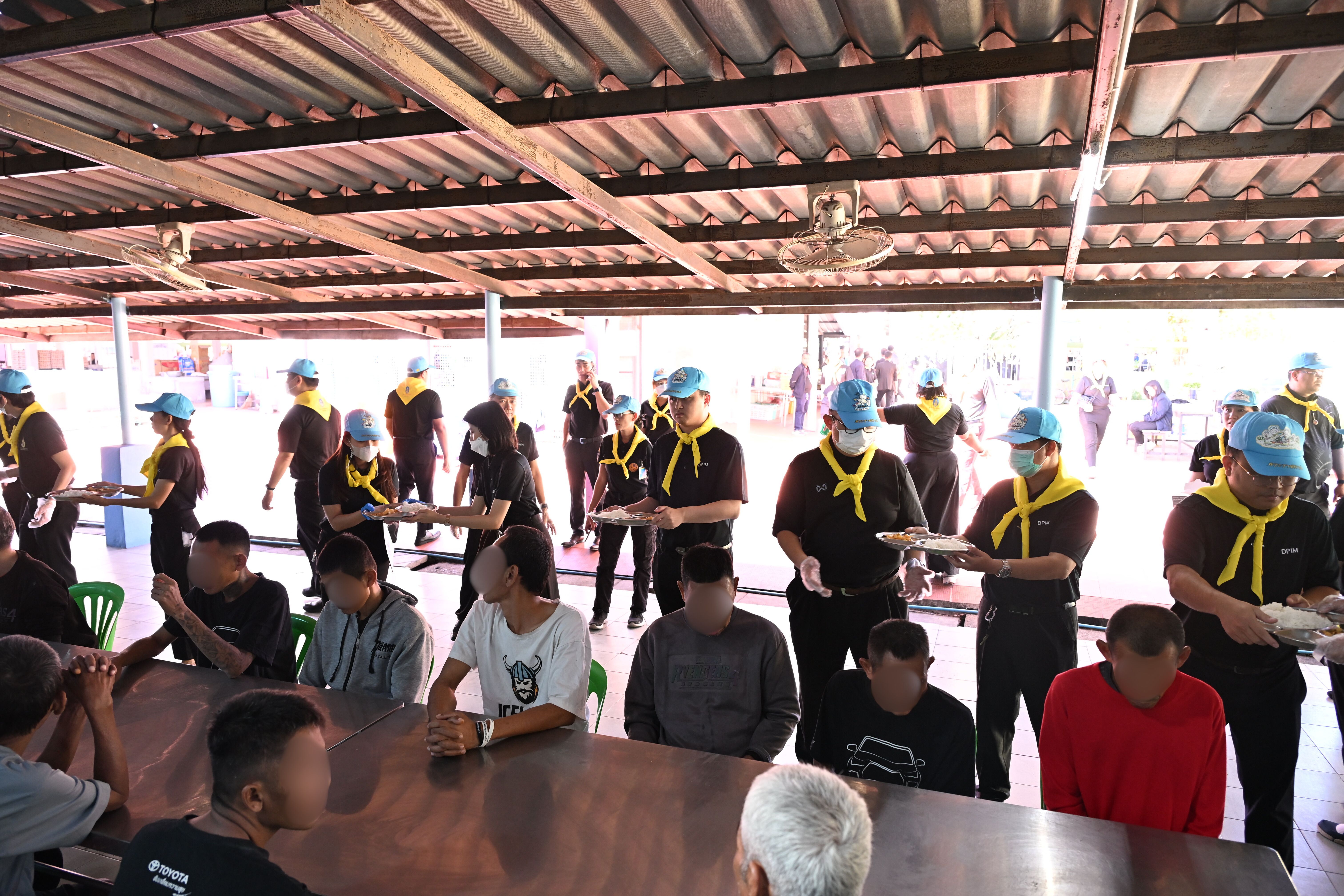 ลสล. และเจ้าหน้าที่ กพร. เข้าร่วมกิจกรรมจิตอาสา “ตามรอยพ่อ ที่บ้านกึ่งวิถี” เนื่องในวันคล้ายวันพระบรมราชสมภพ พระบาทสมเด็จพระบรมชนกาธิเบศร มหาภูมิพลอดุลยเดชมหาราช บรมนาถบพิตร วันชาติ และวันพ่อแห่งชาติ 5 ธันวาคม 2568