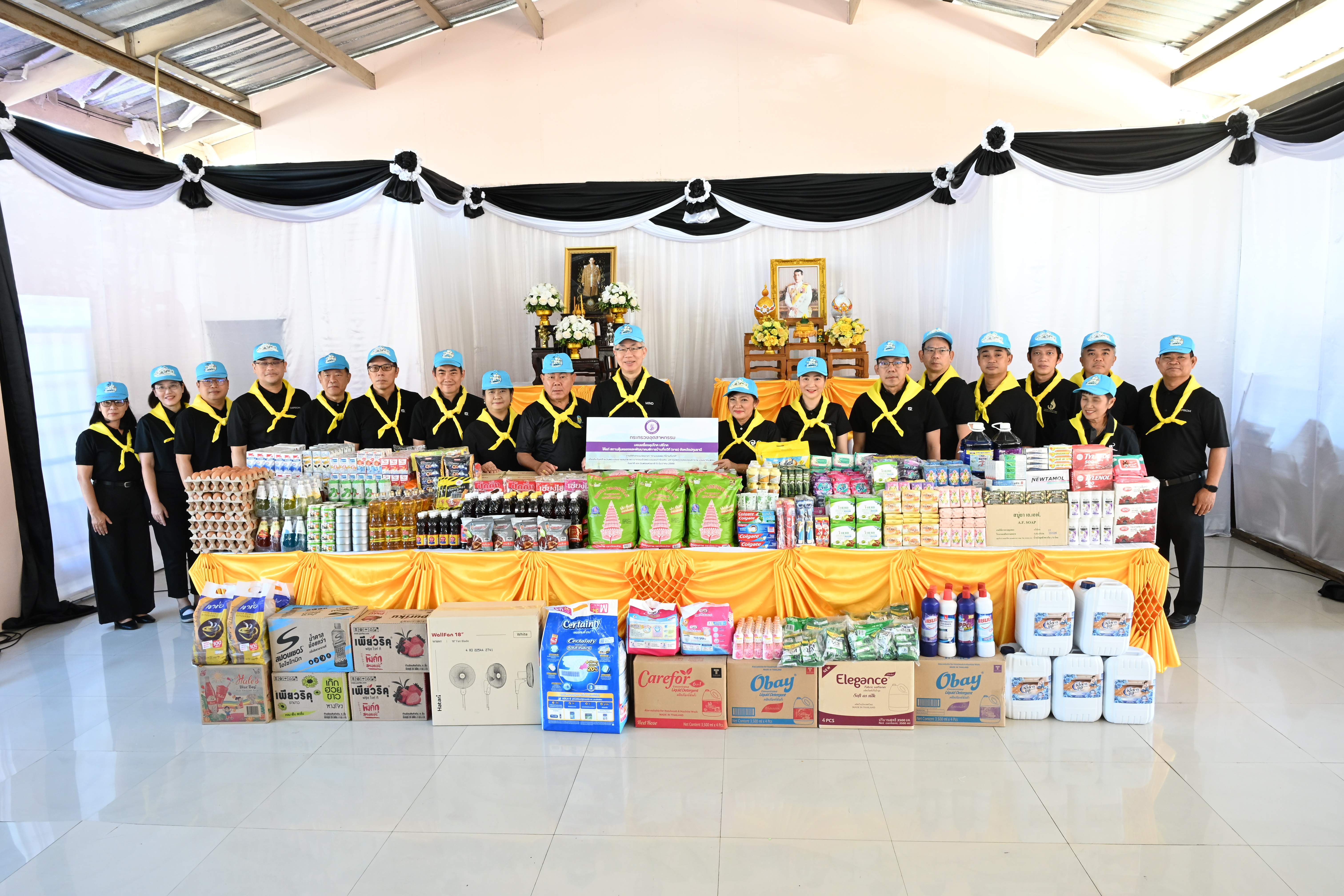 ลสล. และเจ้าหน้าที่ กพร. เข้าร่วมกิจกรรมจิตอาสา “ตามรอยพ่อ ที่บ้านกึ่งวิถี” เนื่องในวันคล้ายวันพระบรมราชสมภพ พระบาทสมเด็จพระบรมชนกาธิเบศร มหาภูมิพลอดุลยเดชมหาราช บรมนาถบพิตร วันชาติ และวันพ่อแห่งชาติ 5 ธันวาคม 2568