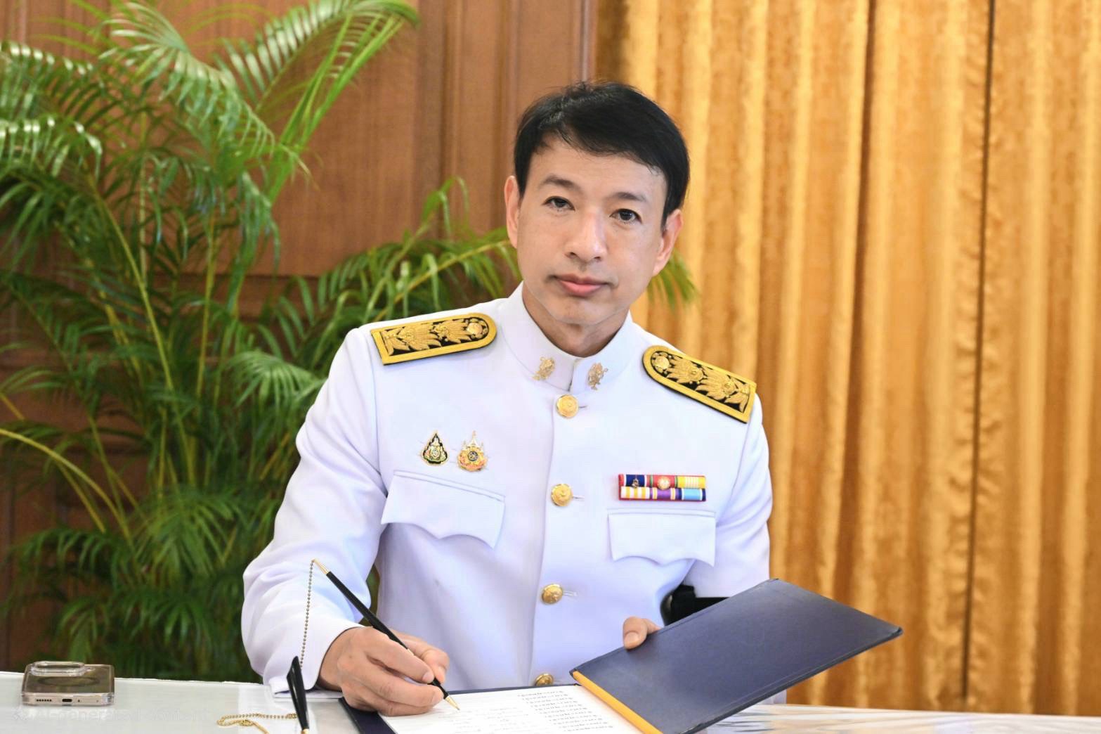 อพร.อดิทัต ร่วมลงนามถวายพระพรชัยมงคล พระบาทสมเด็จพระเจ้าอยู่หัว และสมเด็จพระนางเจ้าฯ พระบรมราชินี เนื่องในโอกาสขึ้นปีใหม่ พุทธศักราช 2569