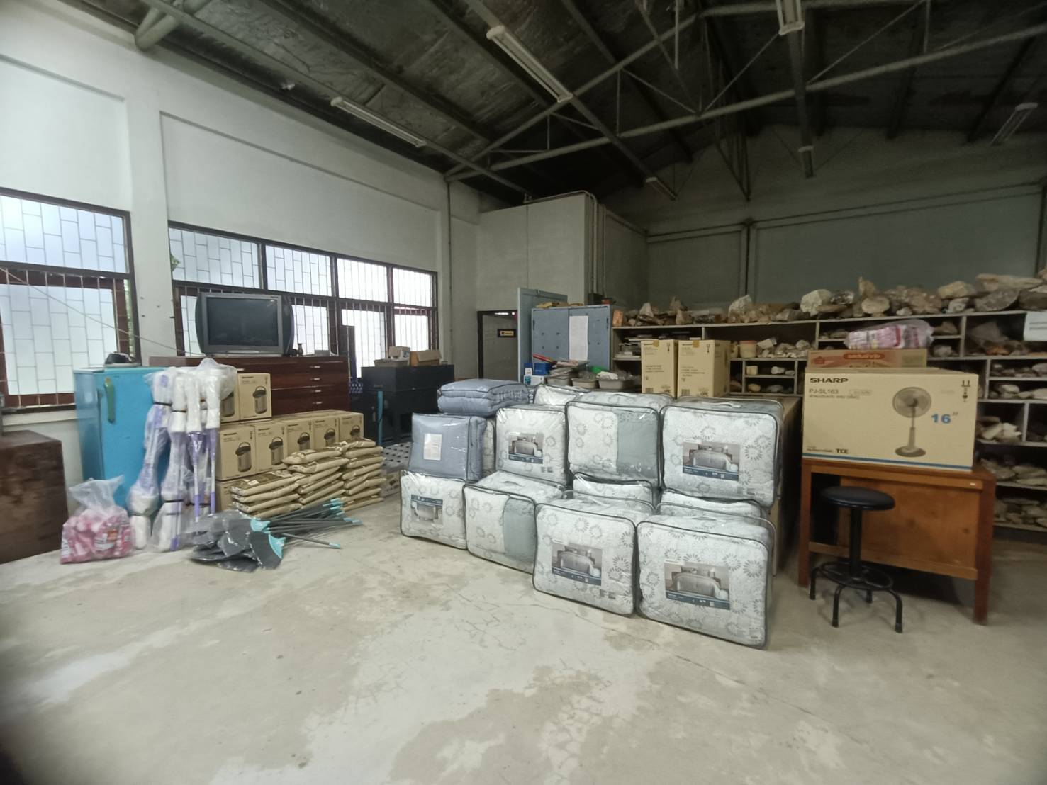 กพร. สนับสนุนการเยียวยาผู้ประสบอุทกภัยในพื้นที่