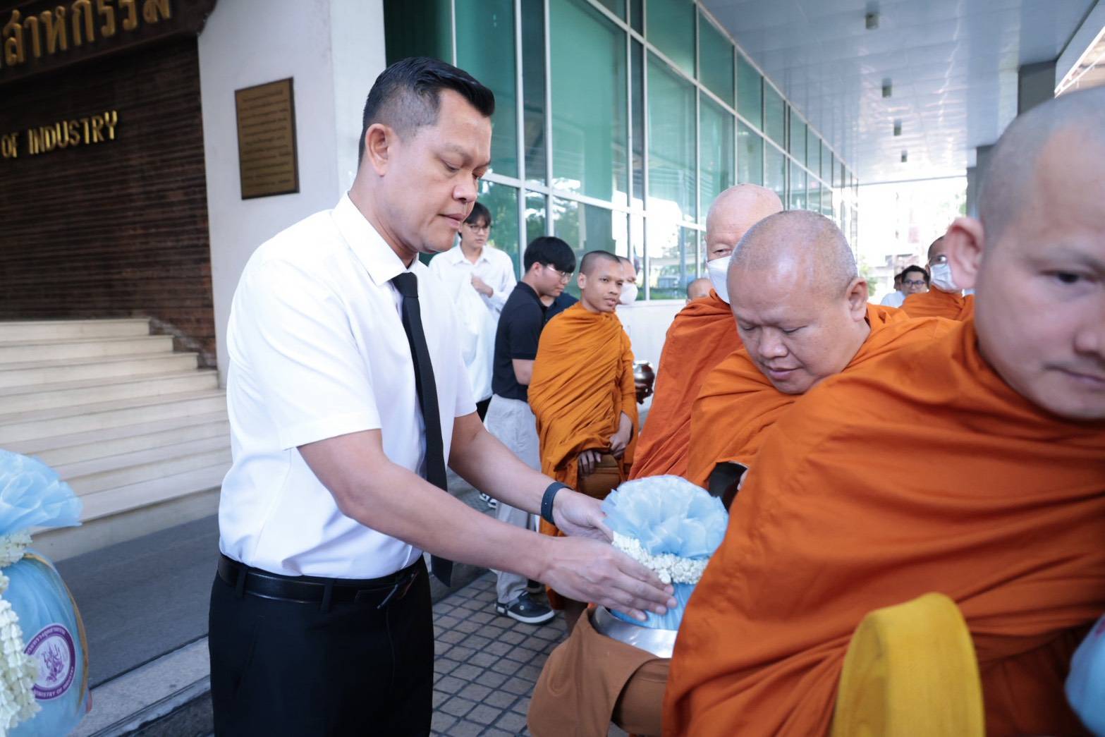 กพร. ร่วมพิธีทำบุญตักบาตรเนื่องในโอกาสวันขึ้นปีใหม่ พ.ศ. 2569