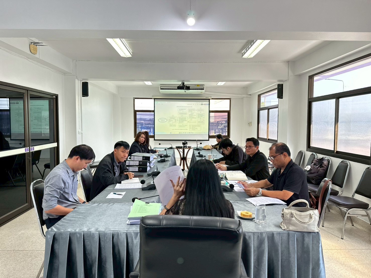 ผอ.สรข.5 ร่วมหารือเกี่ยวกับแนวทางในการจัดทำประชามติกับประชาชนในพื้นที่ที่ขอประทานบัตรในพื้นที่จังหวัดนครสวรรค์