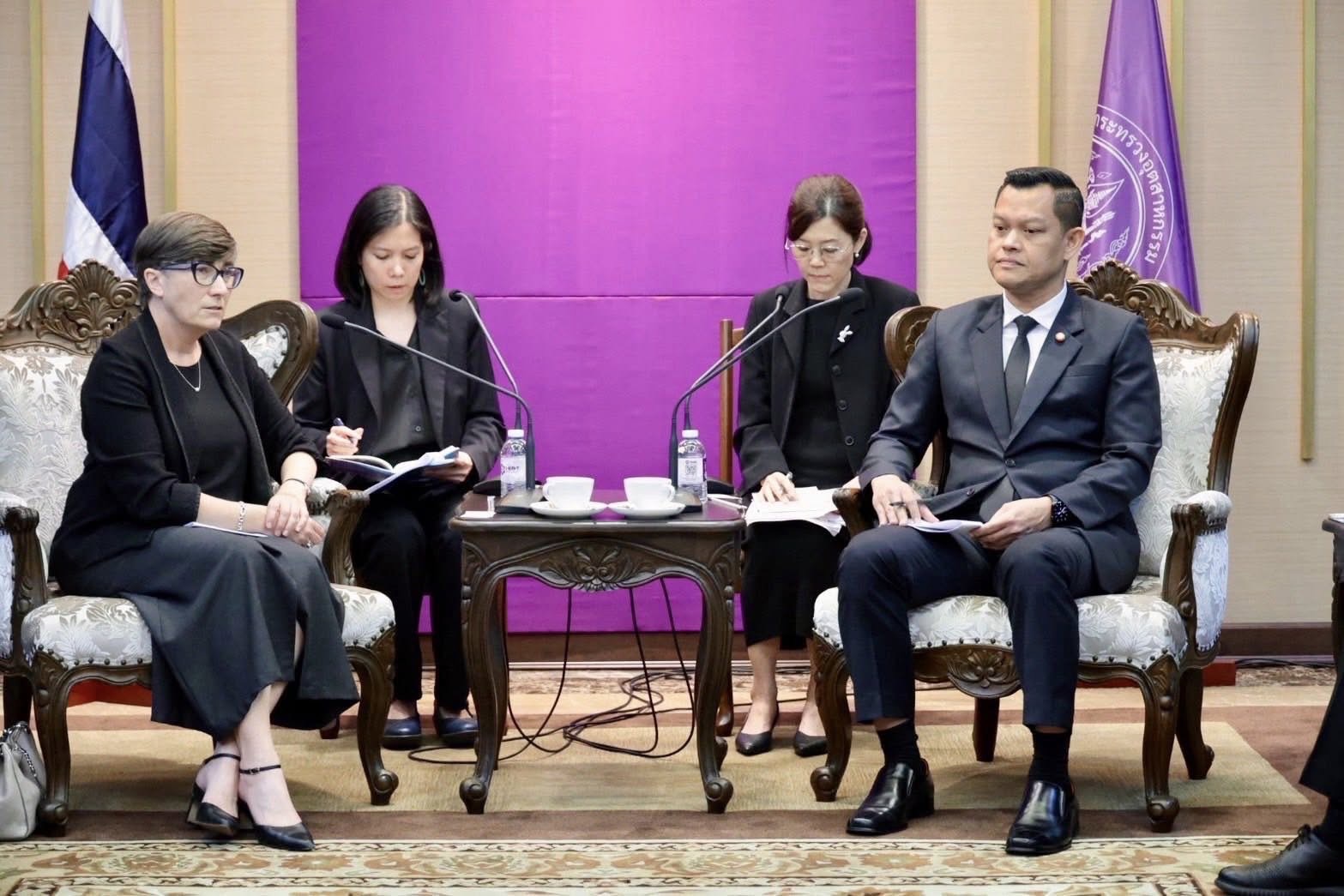 รัฐมนตรีว่าการกระทรวงอุตสาหกรรมให้การต้อนรับเอกอัครราชทูตออสเตรเลียประจำประเทศไทย