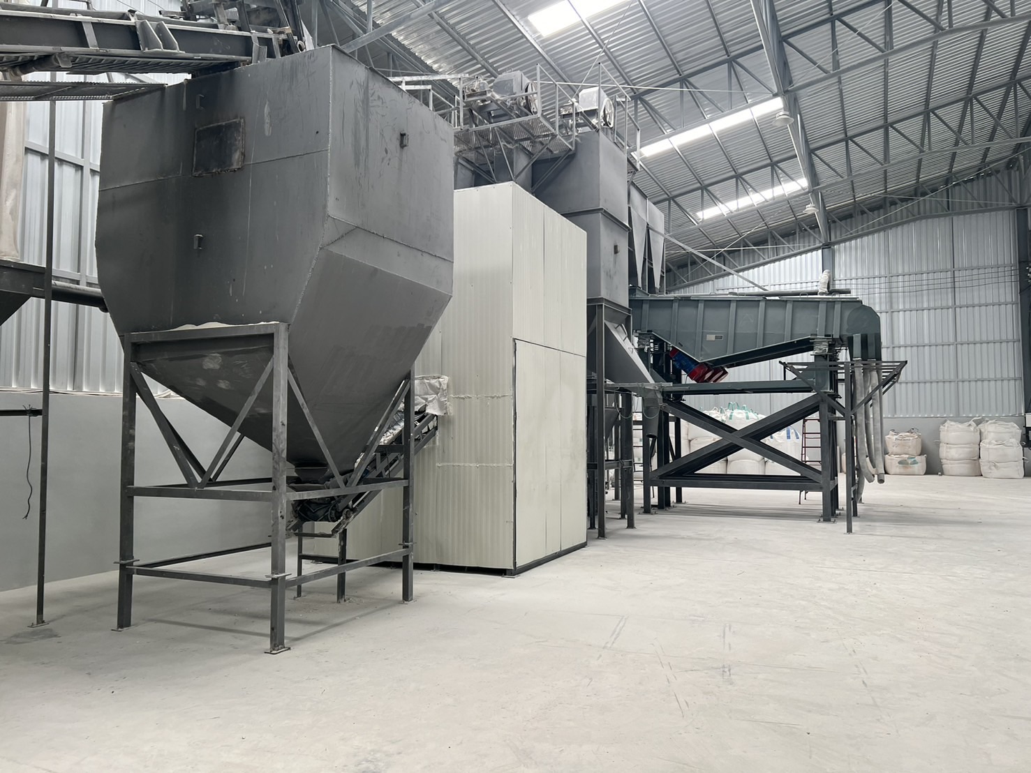 สรข.5 ลงพื้นที่ตรวจสอบการเตรียมความพร้อมก่อนอนุญาตให้เริ่มแต่งแร่ของโรงแต่งแร่