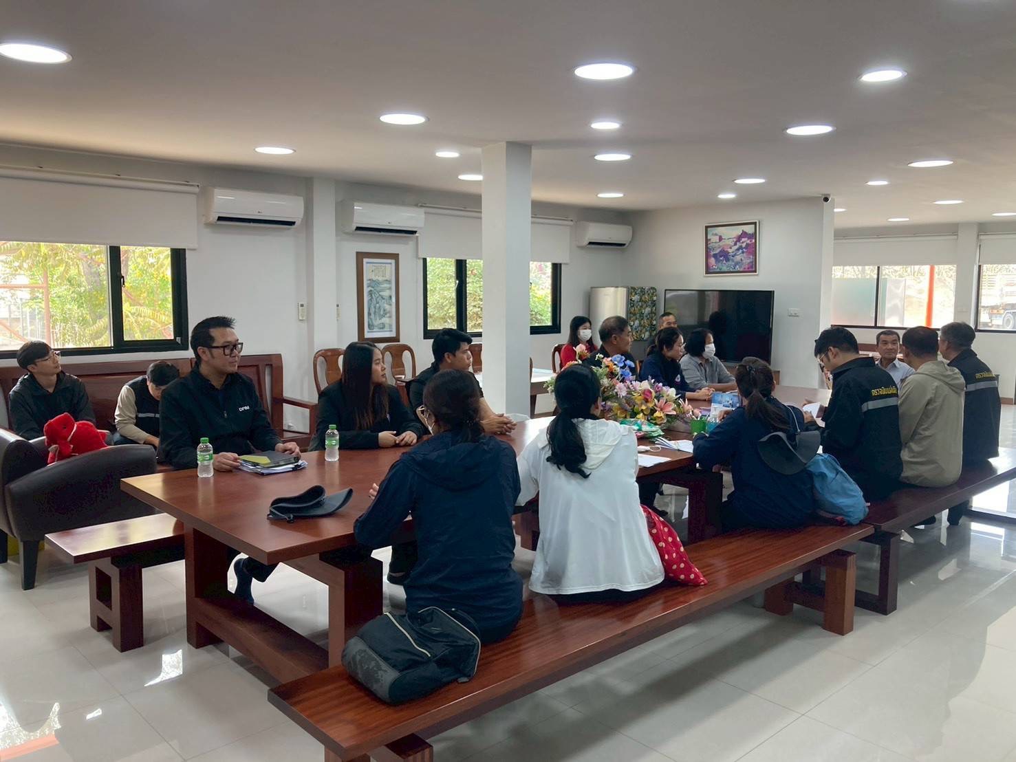 สรข.7 นำเสนอชี้แจงข้อมูล และตอบข้อซักถามของเจ้าหน้าที่จาก สตง. ในเรื่องของอำนาจหน้าที่ การควบคุมกำกับดูแลการบริหารจัดการแร่