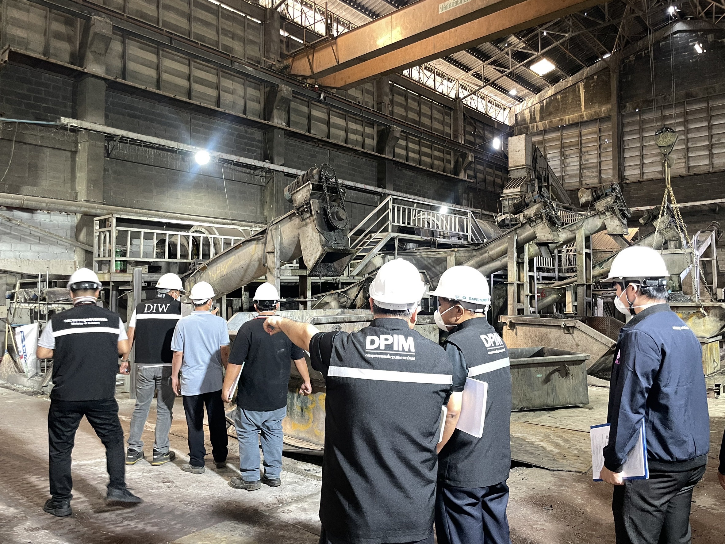 ผอ.สรข.5 ร่วมตรวจสอบการประกอบกิจการของบริษัท ไทยไชน่า นันเฟอรัช เมทัลอินเตอร์เนชั่นแนล จำกัด