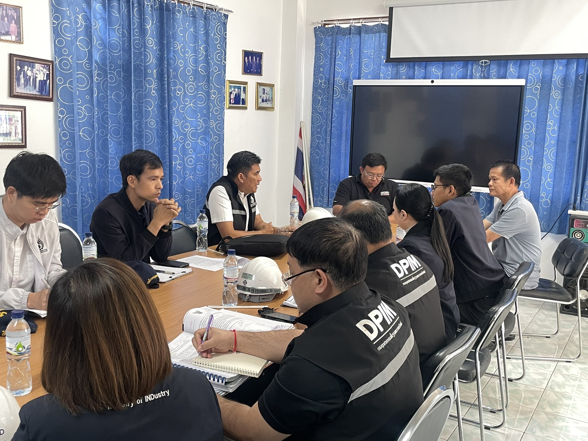 ผอ.สรข.5 ร่วมตรวจสอบการประกอบกิจการของบริษัท ไทยไชน่า นันเฟอรัช เมทัลอินเตอร์เนชั่นแนล จำกัด