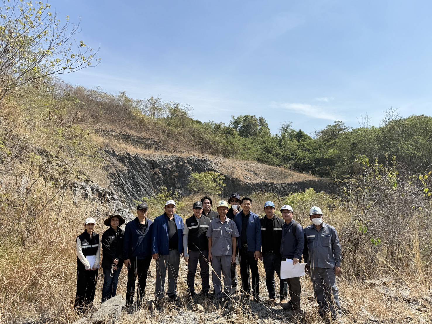 รพร.อานันท์ นำทีมลงพื้นที่ตรวจสอบข้อเท็จจริงกรณีบริษัท ทีพีไอ โพลีน จำกัด (มหาชน) ได้ขอปฏิบัติการชำระหนี้ ตามคำพิพากษาของศาลทั้ง 5 คดี โดยการนำแร่หินไปถมกลับคืนพื้นที่เดิม