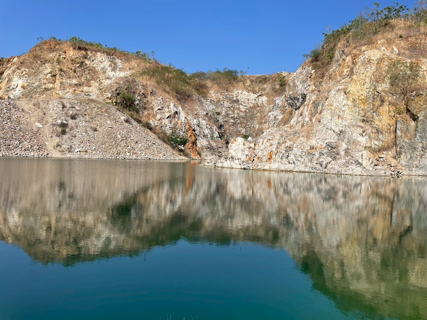 ทีมเจ้าหน้าที่ กว. ลงพื้นที่สำรวจขุมเหมืองเก่า ณ จังหวัดเพชรบุรี ราชบุรี กาญจนบุรี สุพรรณบุรี และตาก