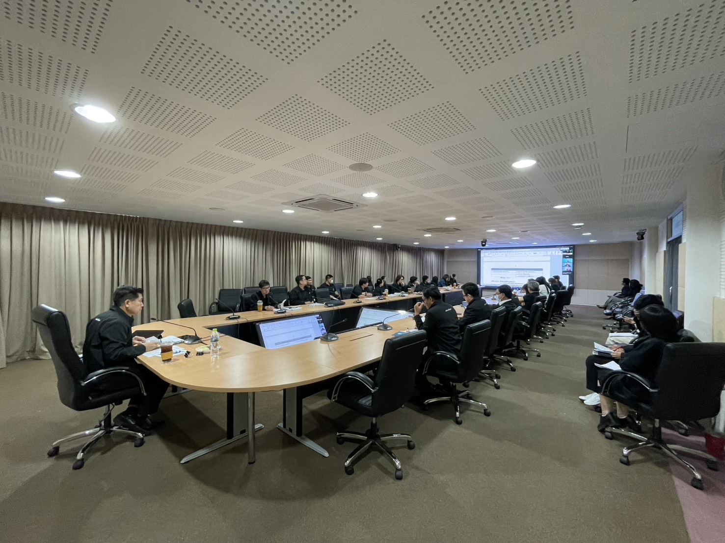 รพร.อานันท์ เป็นประธานการประชุมคณะทำงานจัดทำคู่มือสำหรับประชาชน ครั้งที่ 1/2569