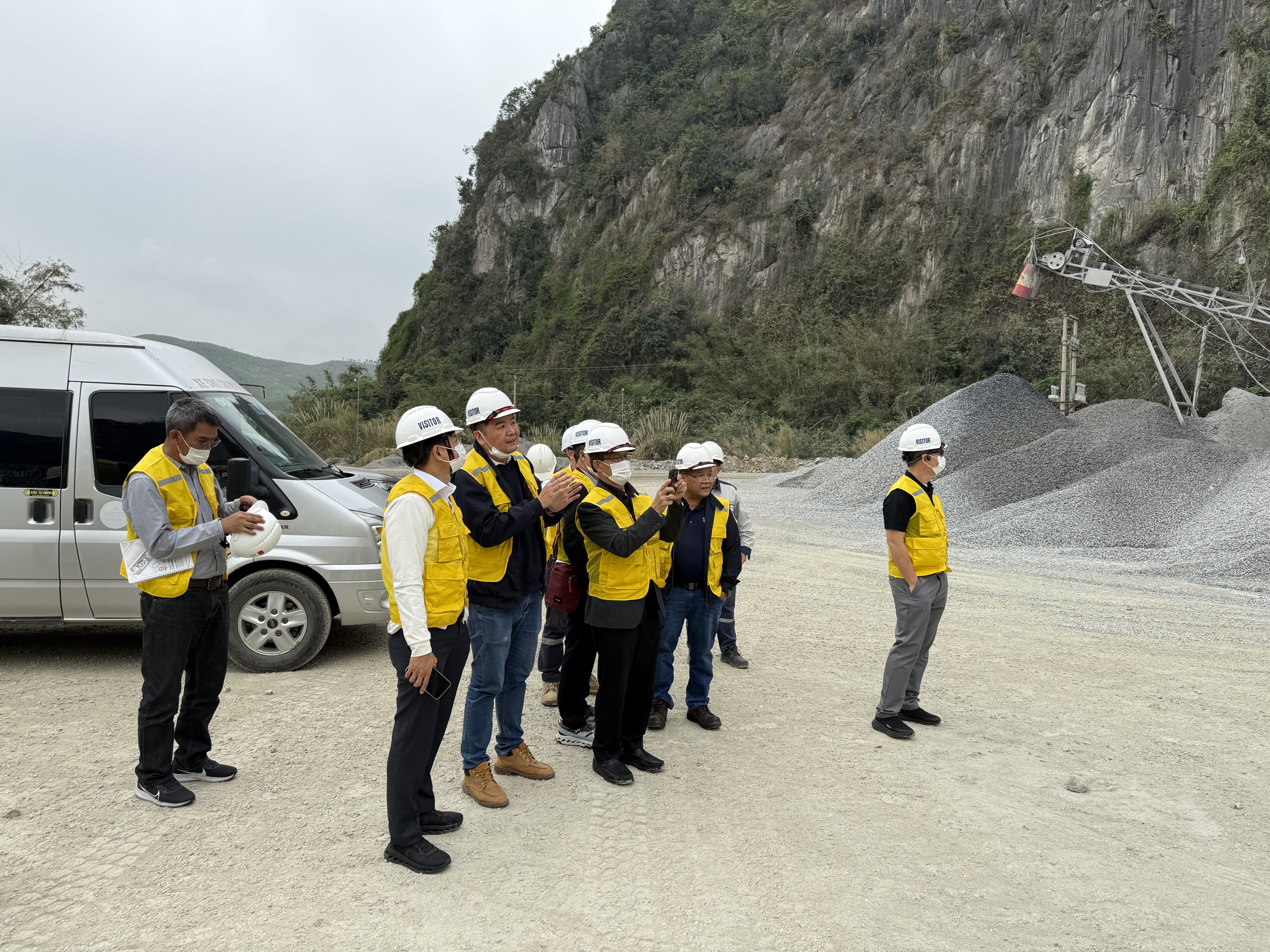 อพร.อดิทัต นำคณะเข้าศึกษาดูงานเหมืองแร่ของเวียดนาม ณ สาธารณรัฐสังคมนิยมเวียดนาม