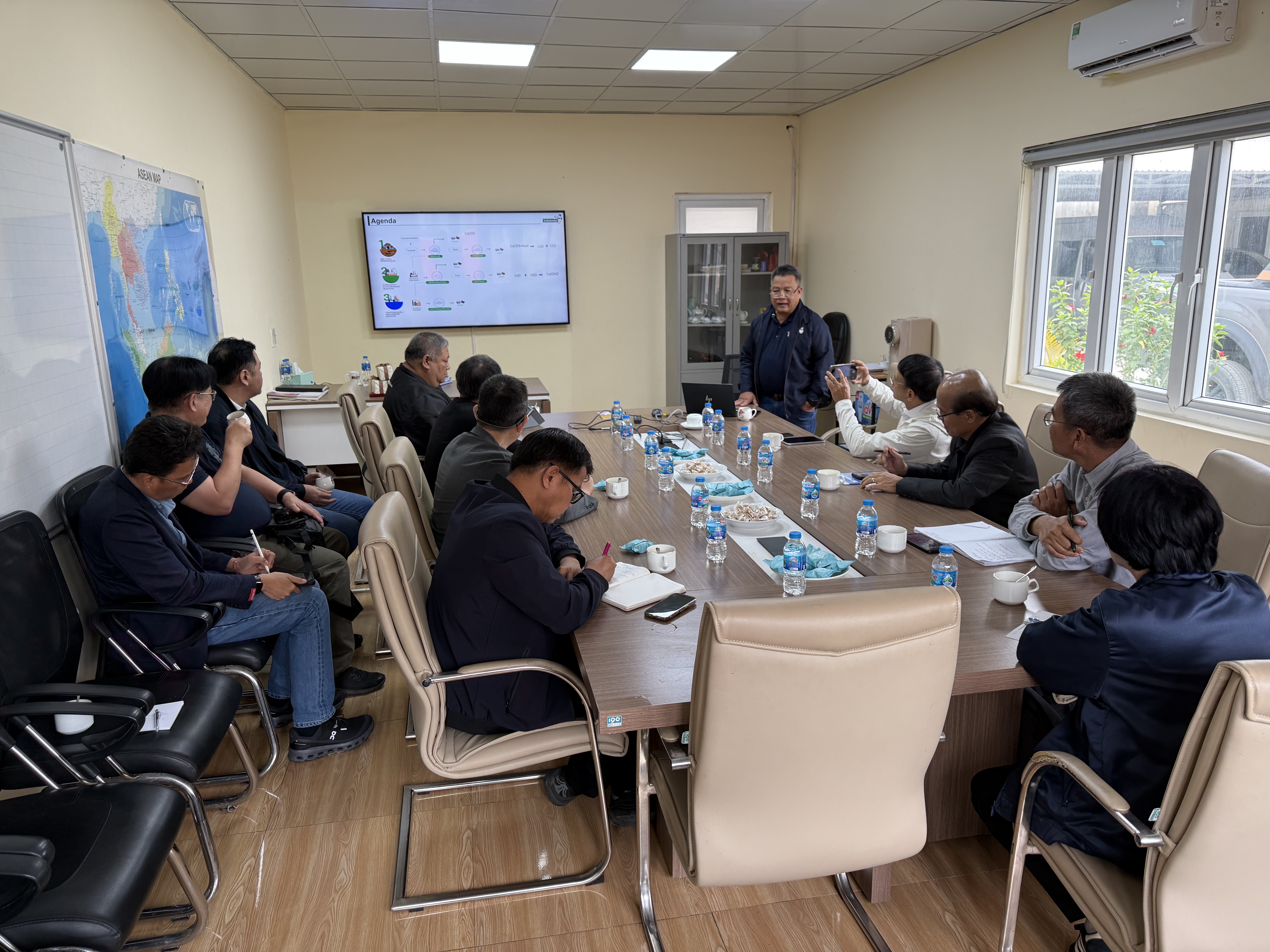 อพร.อดิทัต นำคณะเข้าศึกษาดูงานเหมืองแร่ของเวียดนาม ณ สาธารณรัฐสังคมนิยมเวียดนาม