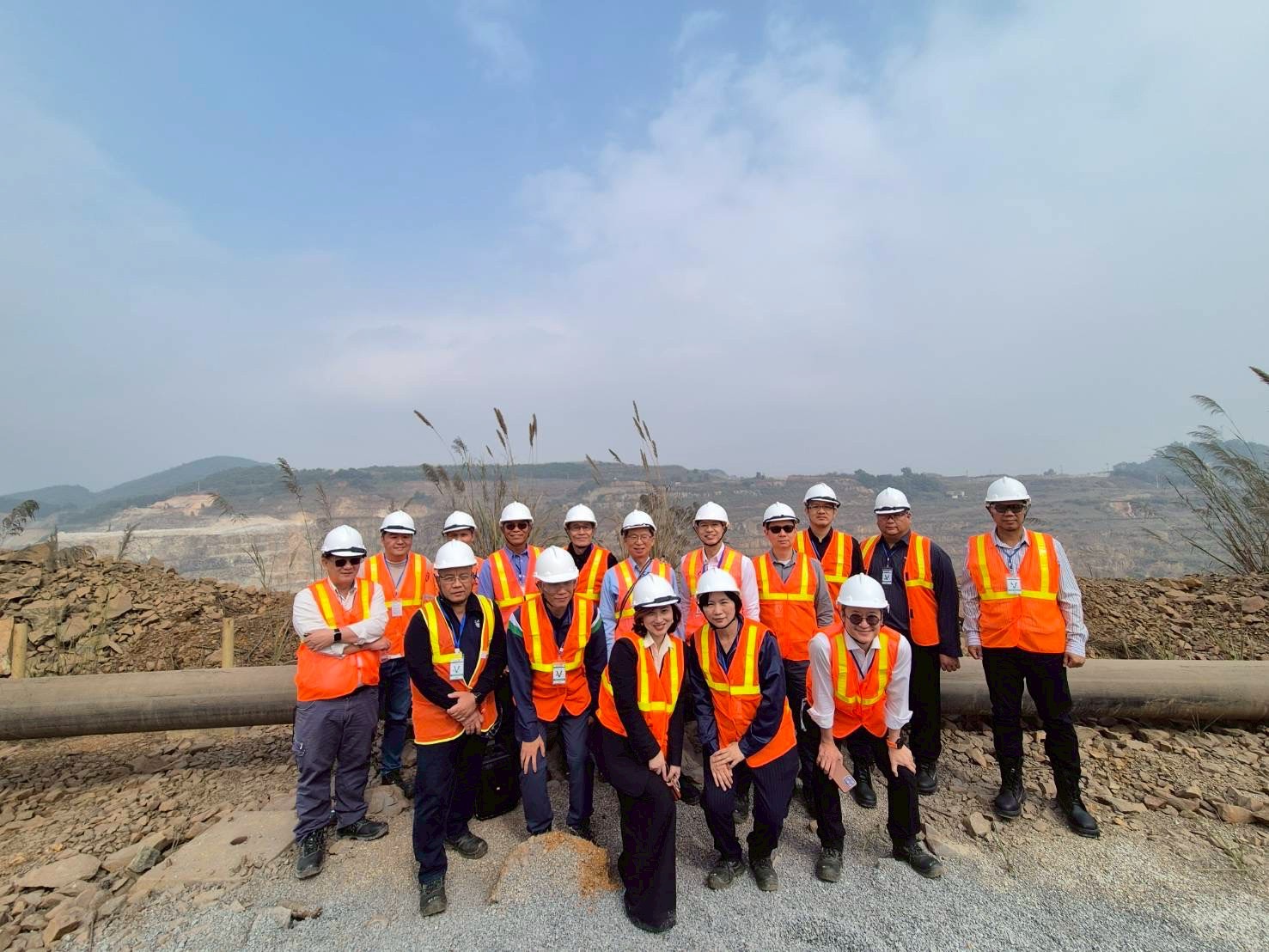 อพร.อดิทัต นำคณะเข้าศึกษาดูงานเหมืองแร่ของเวียดนาม ณ สาธารณรัฐสังคมนิยมเวียดนาม