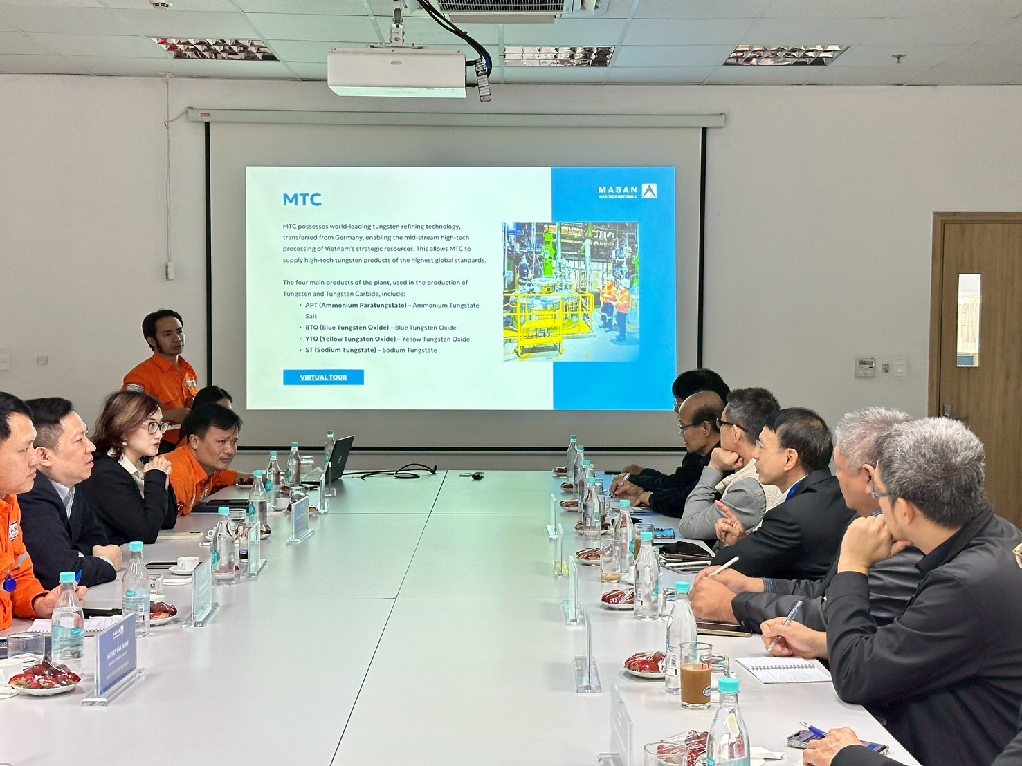 อพร.อดิทัต นำคณะเข้าศึกษาดูงานเหมืองแร่ของเวียดนาม ณ สาธารณรัฐสังคมนิยมเวียดนาม