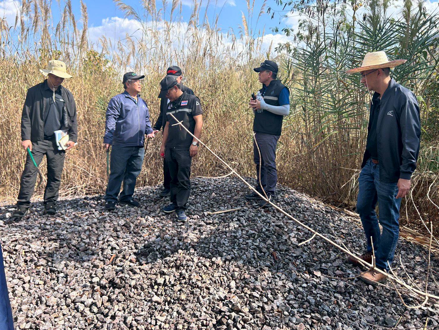 กพร. ร่วมตรวจสอบแร่ของกลางที่ตกเป็นของแผ่นดินในเขตพื้นที่ ต.เมืองแปง อ.ปาย จ.แม่ฮ่องสอน