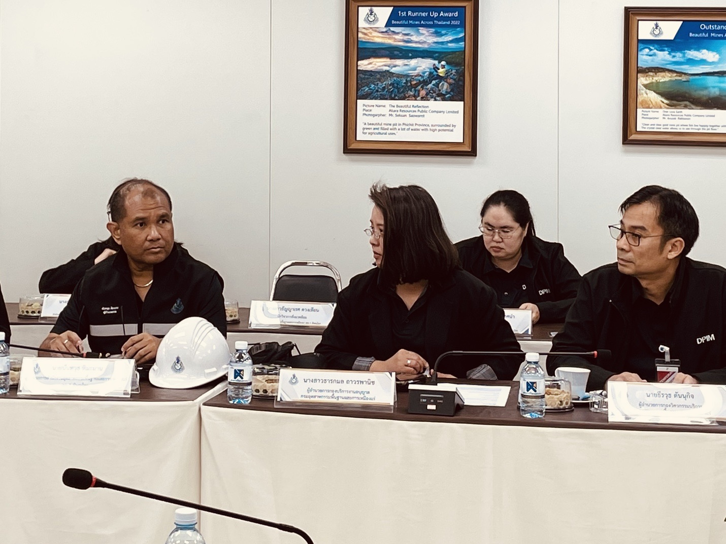 รองปลัดฯ สุนทร นำคณะตรวจเยี่ยมเหมืองทองอัคราฯ ชมเทคโนโลยีการทำเหมืองแร่ทองคำและเงิน