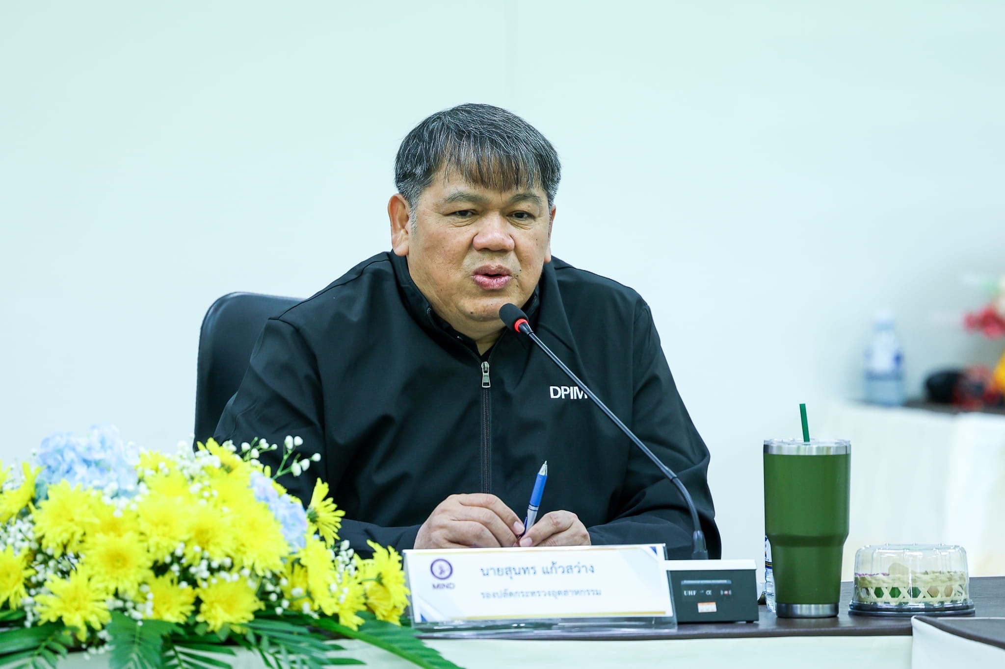 รองปลัดฯ สุนทร นำคณะตรวจเยี่ยมเหมืองทองอัคราฯ ชมเทคโนโลยีการทำเหมืองแร่ทองคำและเงิน