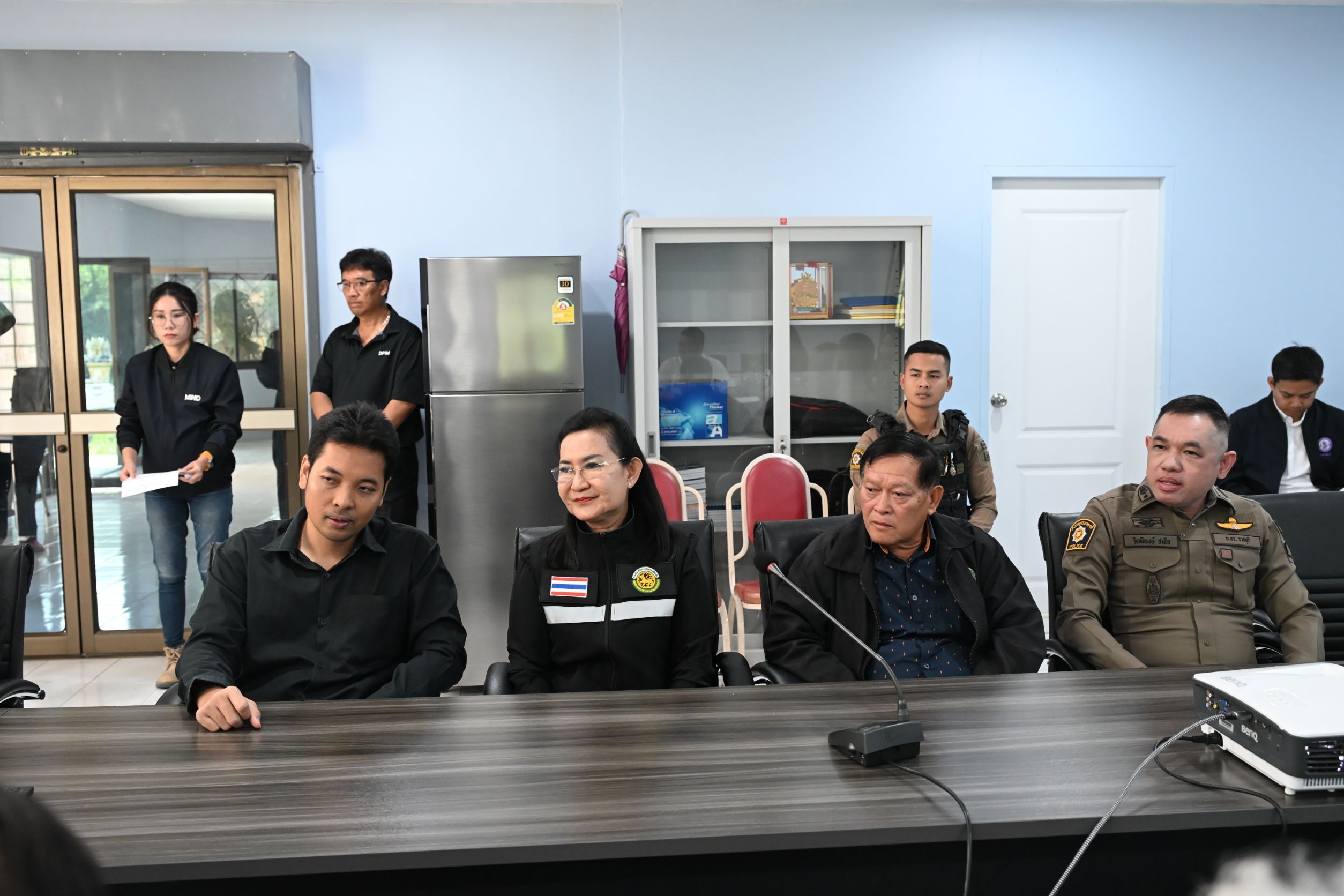 รมช.อุตฯ ลุยเหมืองเขาสามง่าม เน้นกำกับฟื้นฟูพื้นที่ ย้ำผู้ประกอบการไม่ทิ้งชุมชน ลดฝุ่น–น้ำเสีย สร้างสมดุลอุตสาหกรรมกับสิ่งแวดล้อม